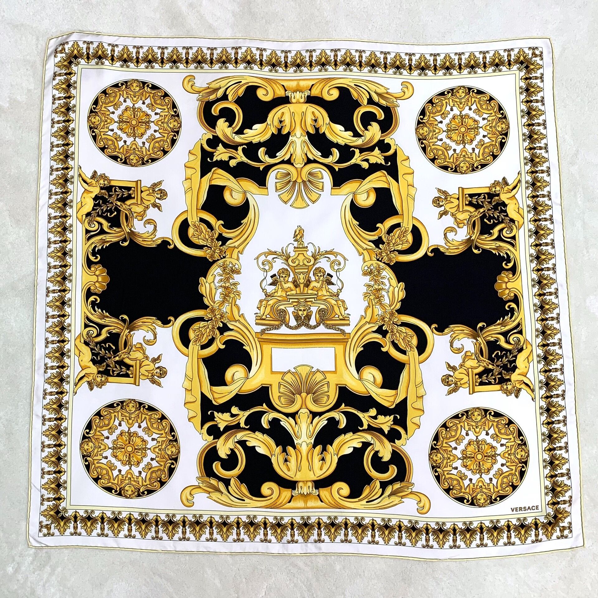 Versace Versace Retro Graphic Multi Scarf 2XS Men Size ONE SIZE - 1 Thumbnail