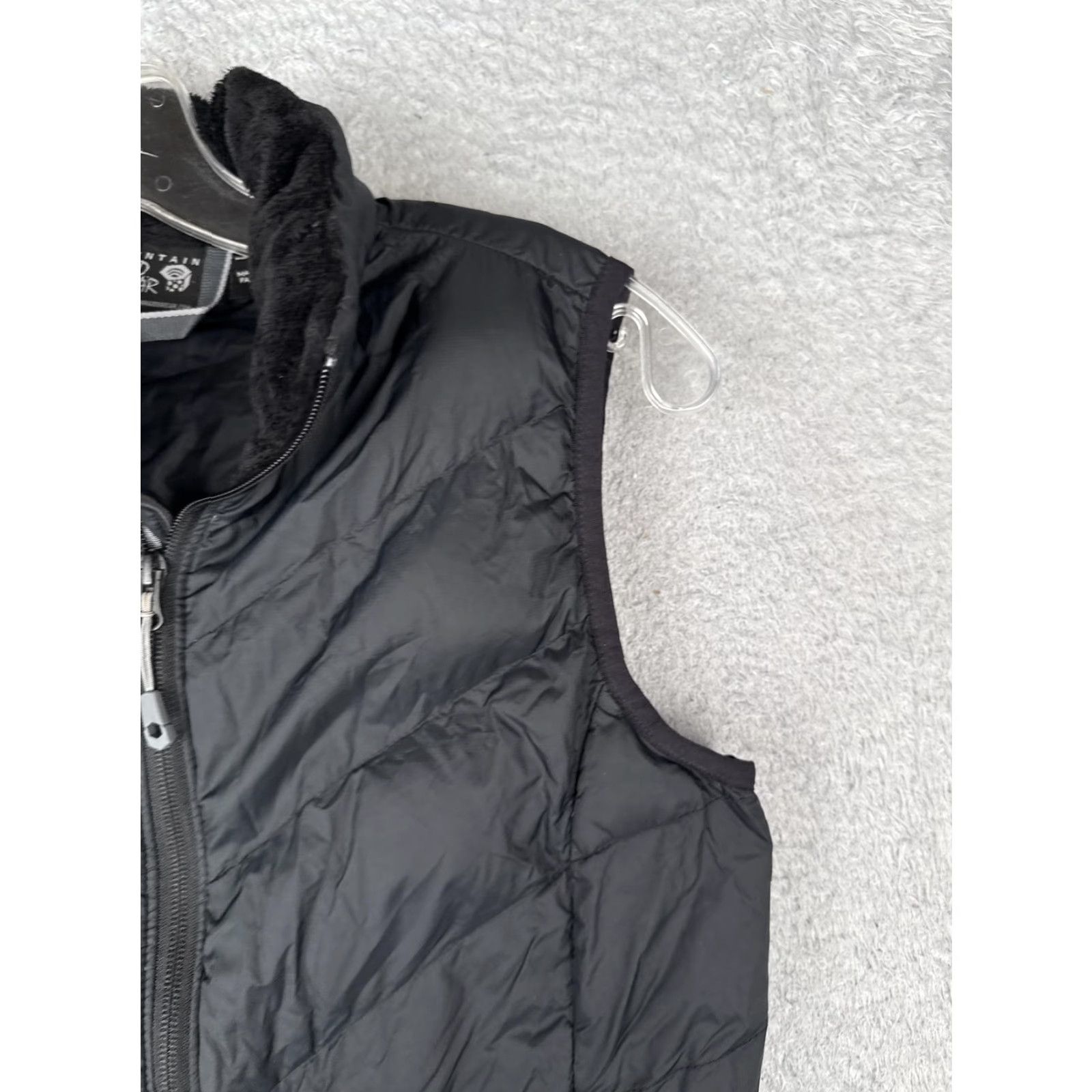 Mountain Hardwear VINTAGE? No — Mountain Hardwear Vest Women Small Black Down Puffer Quilted Zip Eagle Lake Logo Size S / US 4 / IT 40 - 6 Thumbnail