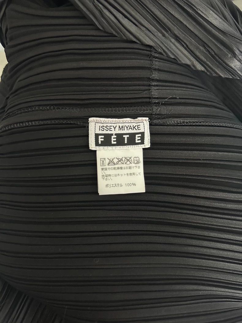 Issey Miyake Issey Miyake Shawl special-shaped pleated cardigan Size M / US 6-8 / IT 42-44 - 2 Thumbnail