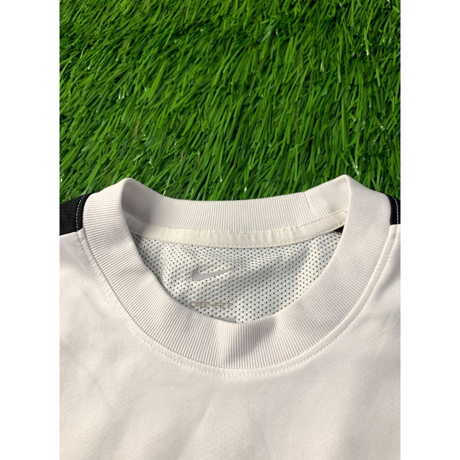 Nike Nike Academy Dri-Fit Original 2023 Men Football Shirt Jersey Tee Size L White and Black Short Sleeve Crew Neck T-Shirt Size US L / EU 52-54 / 3 - 4 Thumbnail