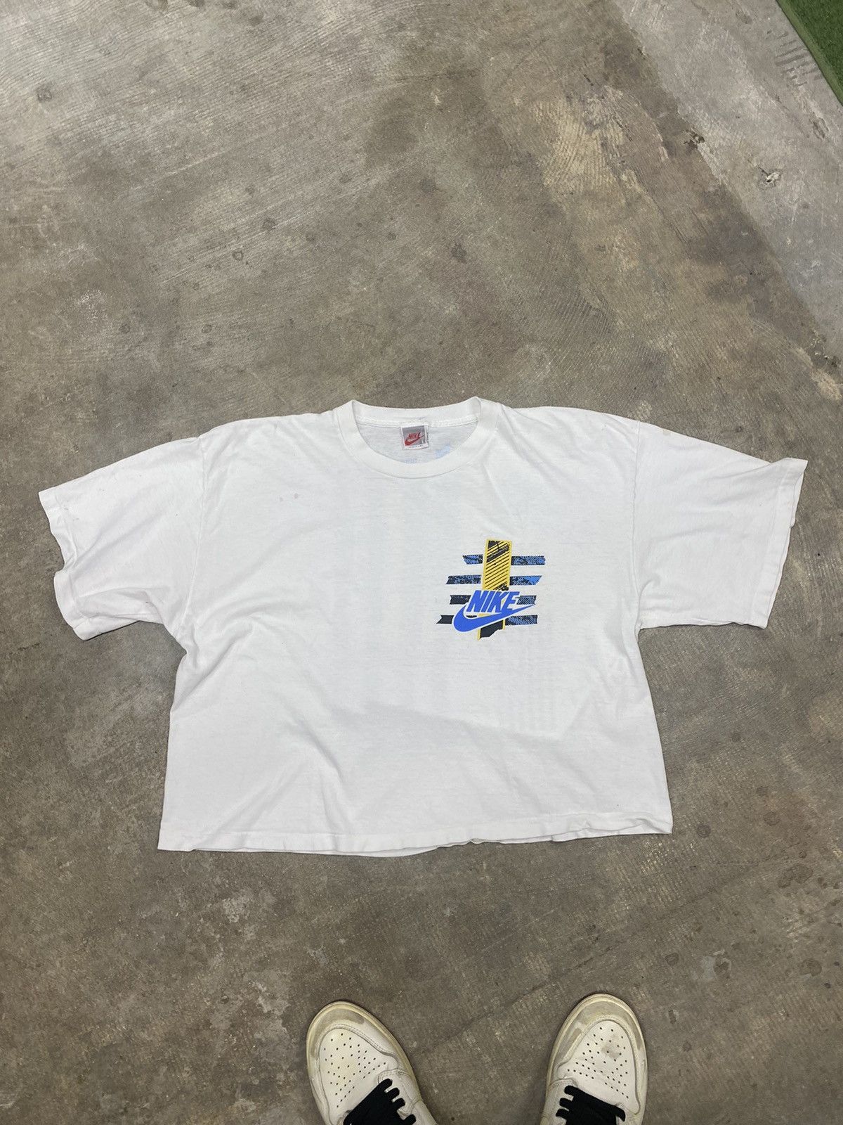 Nike × Vintage Vintage 90’s Nike Sportswear Cropped Graphic T-Shirt Size US L / EU 52-54 / 3 - 6 Thumbnail