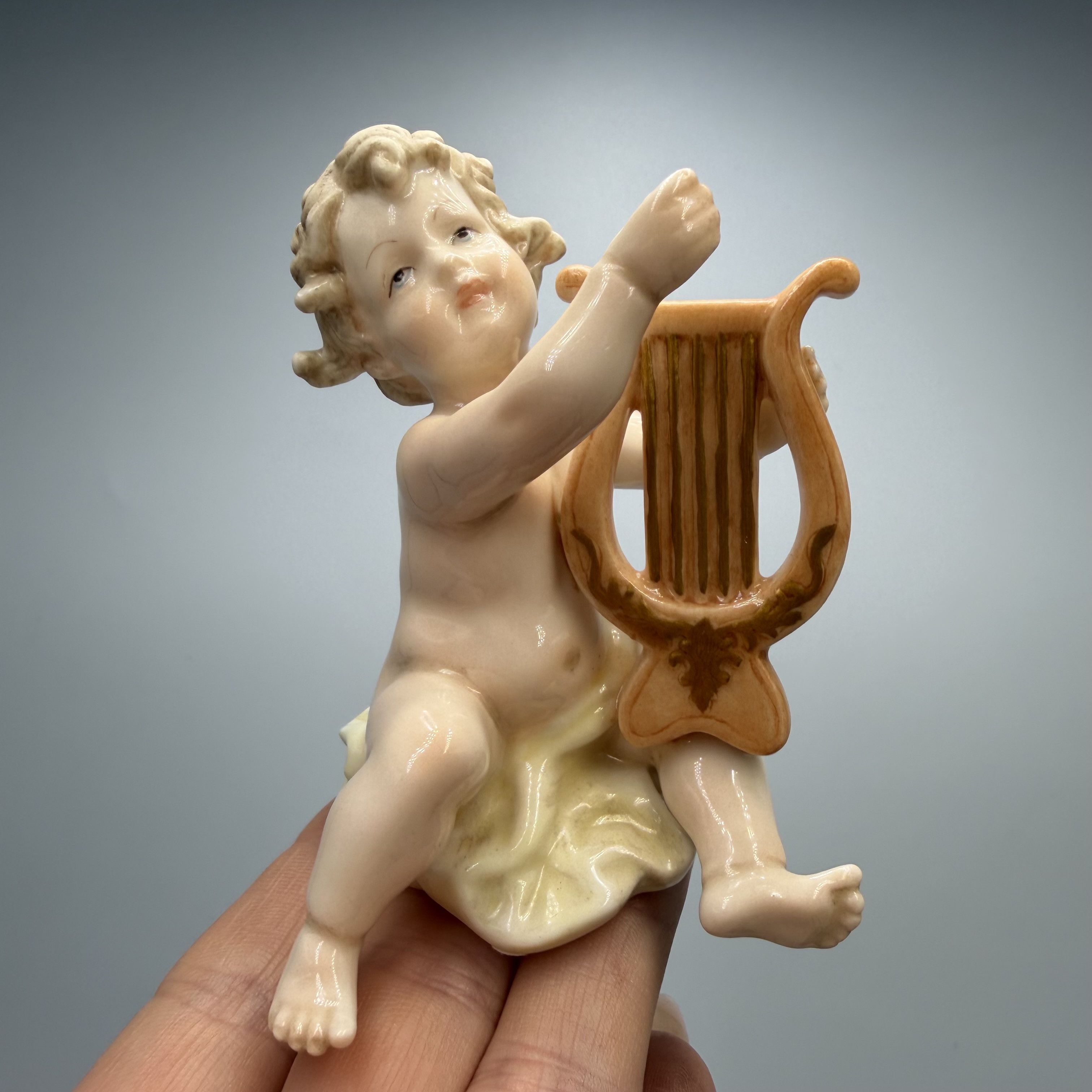 Other Vintage Unicorn Studio Porcelain Cherub Angel Harp Figurine Size ONE SIZE - 4 Thumbnail