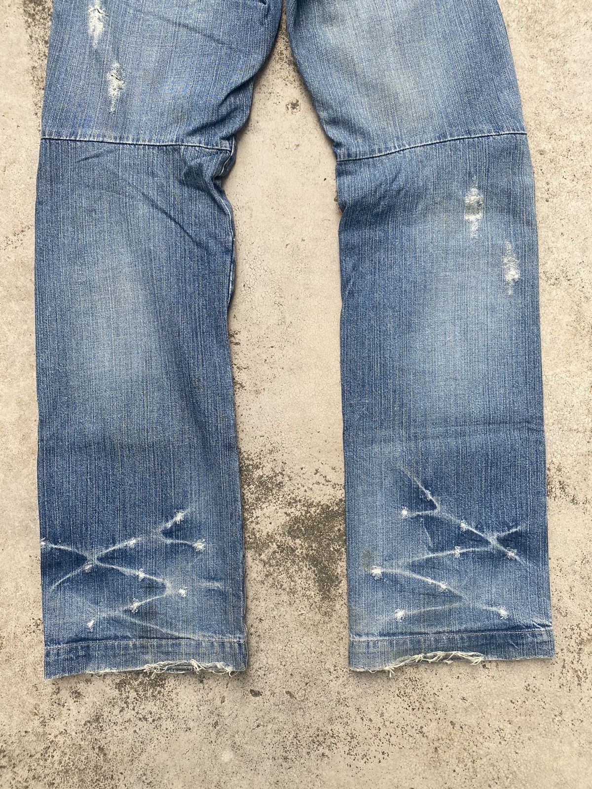 Designer × Le Grande Bleu (L.G.B.) × Marithe + Francois Girbaud Marithe Francois Girbaud Distressed Clawmark Jeans Size US 29 - 21 Thumbnail
