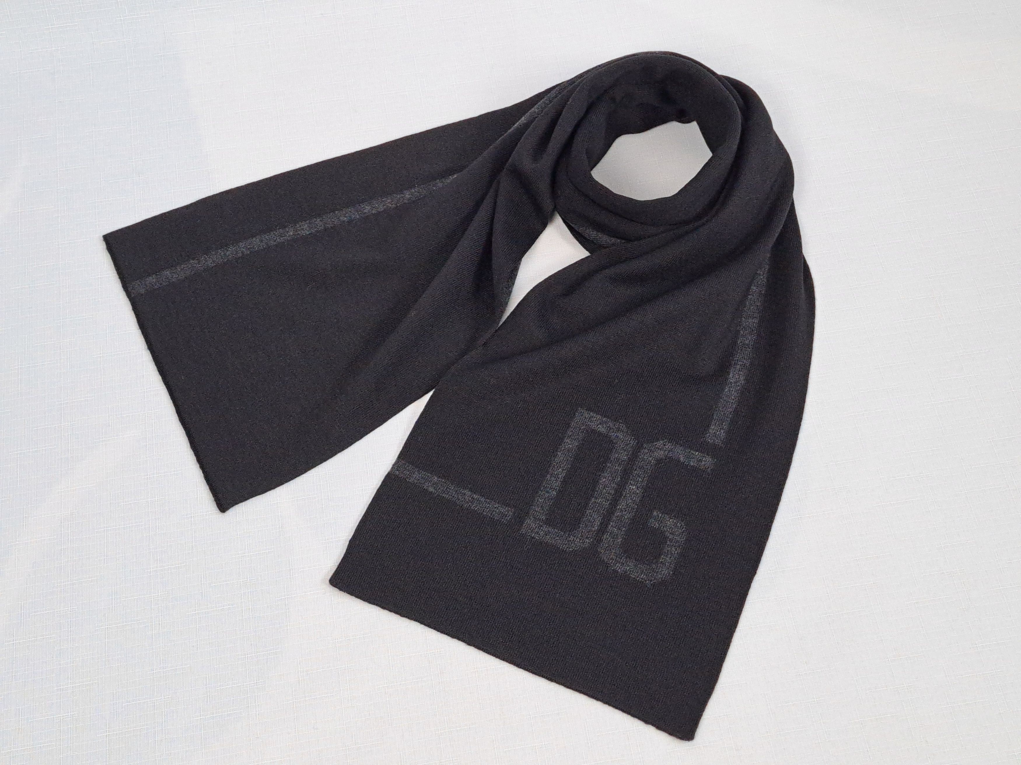 Dolce & Gabbana Dolce&Gabbana big logo wool scarf. Made in Italy Size ONE SIZE - 6 Thumbnail
