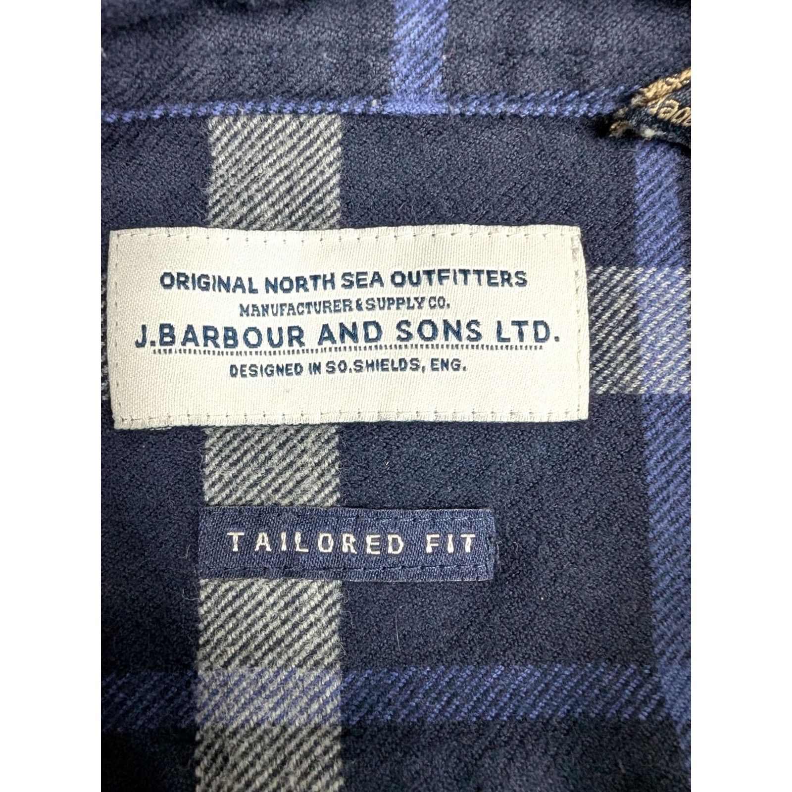 Barbour Barbour Shirt Mens XL Blue Plaid Tailored Fit Flannel Button-Down Long Sleeve Size US XL / EU 56 / 4 - 4 Thumbnail