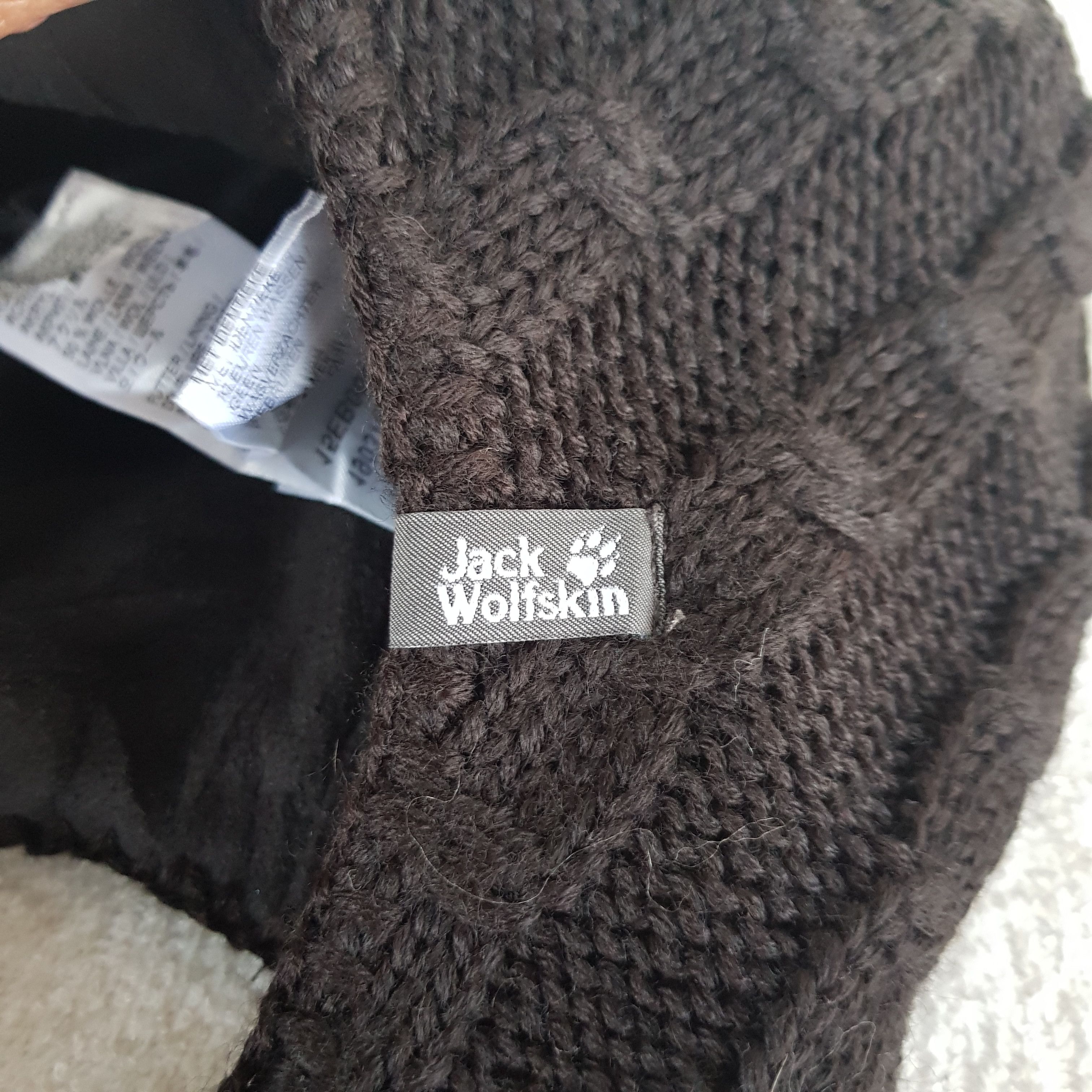 Jack Wolfskin Vintage Jack Wolfskin Earflap Beanie Cable Knit Snow Caps Size ONE SIZE - 8 Thumbnail