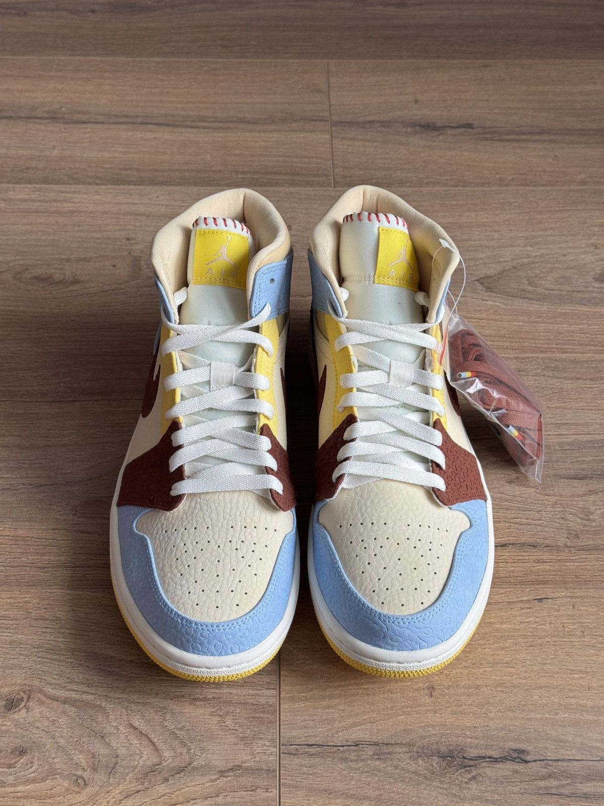 Jordan Brand Jordan 1 Mid SE Fearless Maison Chateau Rouge Size US 11 / EU 44 - 5 Thumbnail