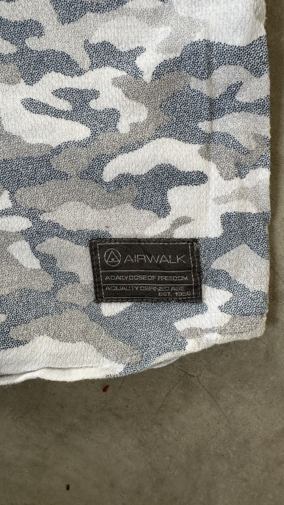 Airwalk VINTAGE ICE CAMO AIRWALK BUTTON DOWN Size US M / EU 48-50 / 2 - 4 Thumbnail