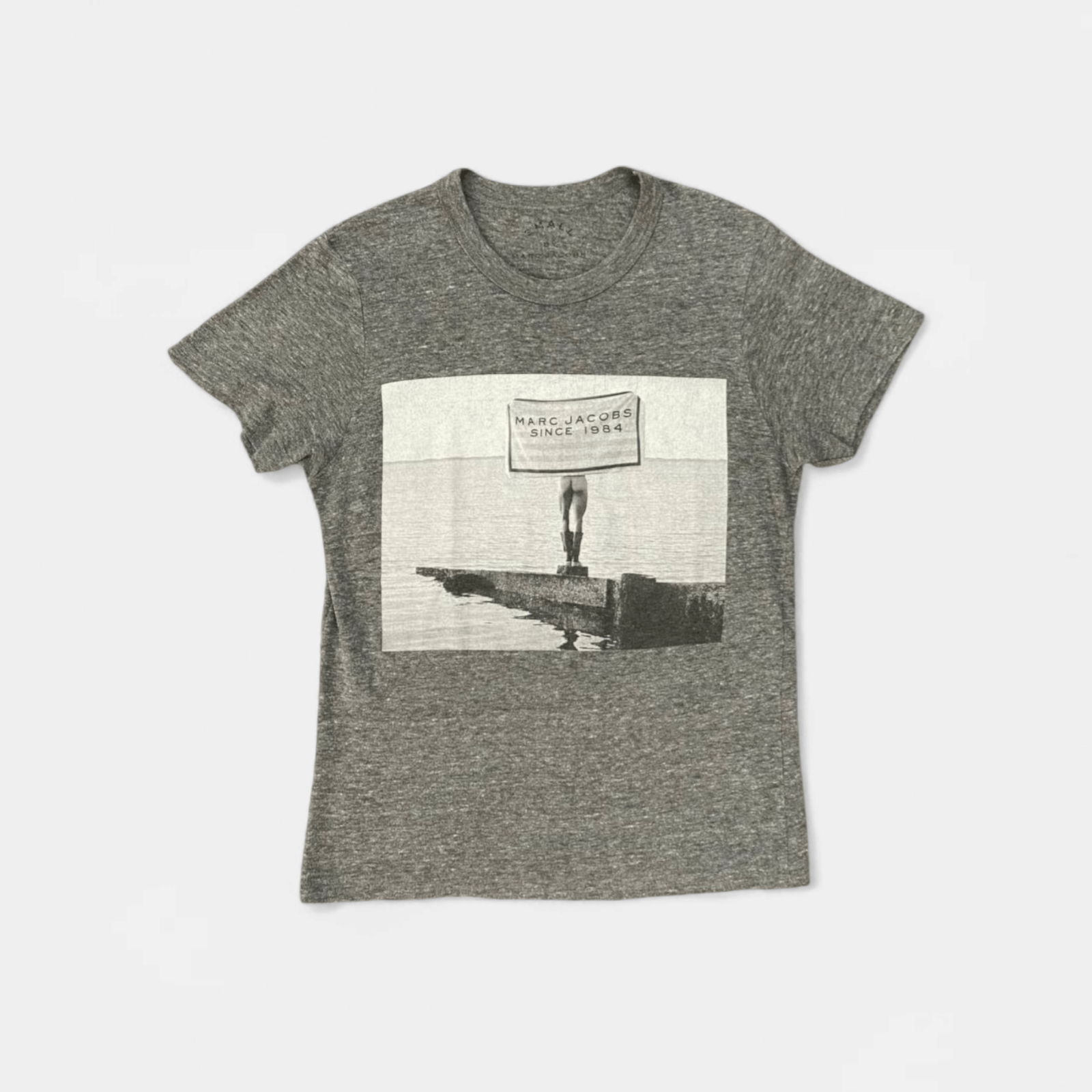 Marc Jacobs Marc Jacobs Gray Rayon Blend Graphic T Shirt Size US S / EU 44-46 / 1 - 1 Thumbnail
