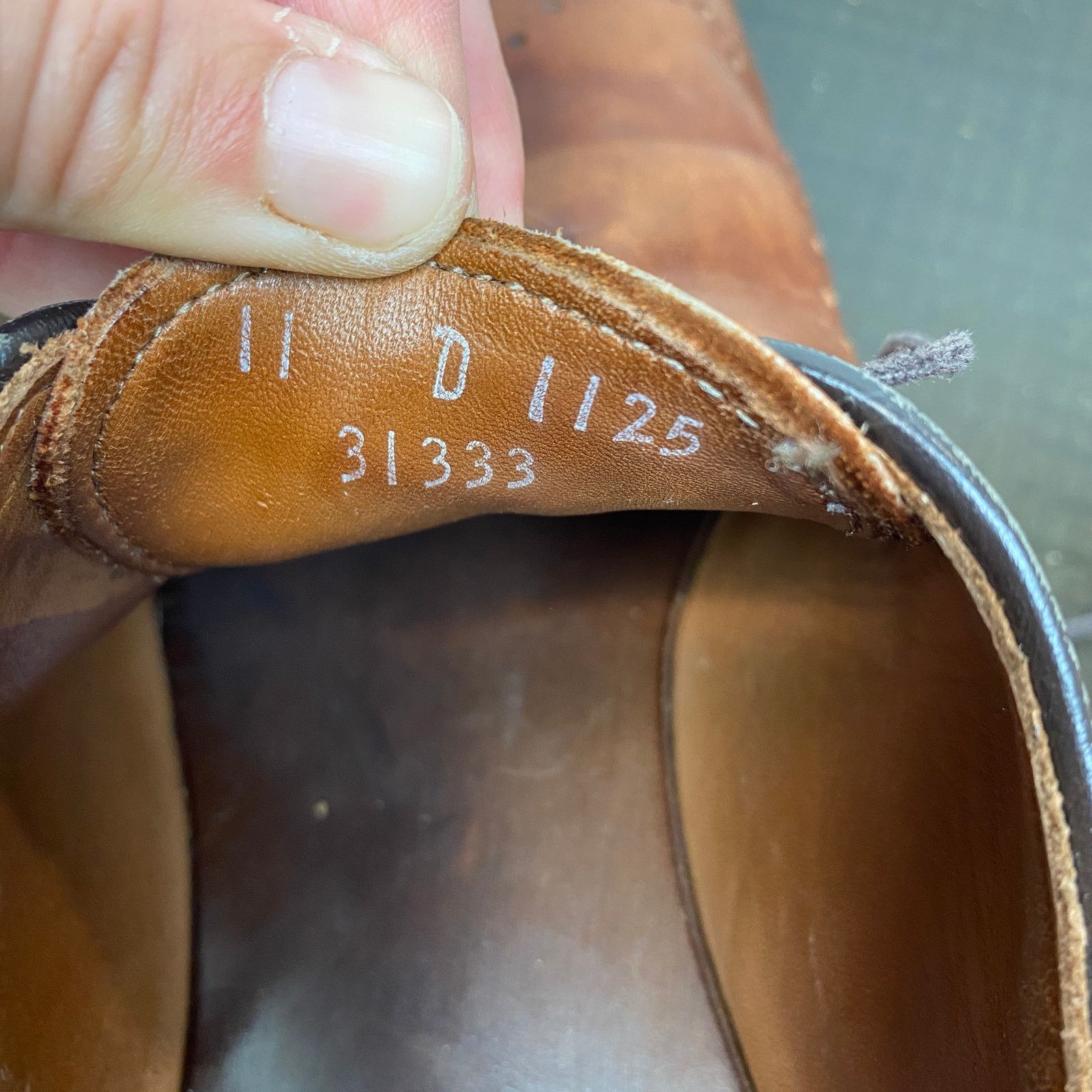 Allen Edmonds Allen Edmonds Fairfax Perforated Leather Dress Shoes 11D Size US 11 / EU 44 - 8 Thumbnail