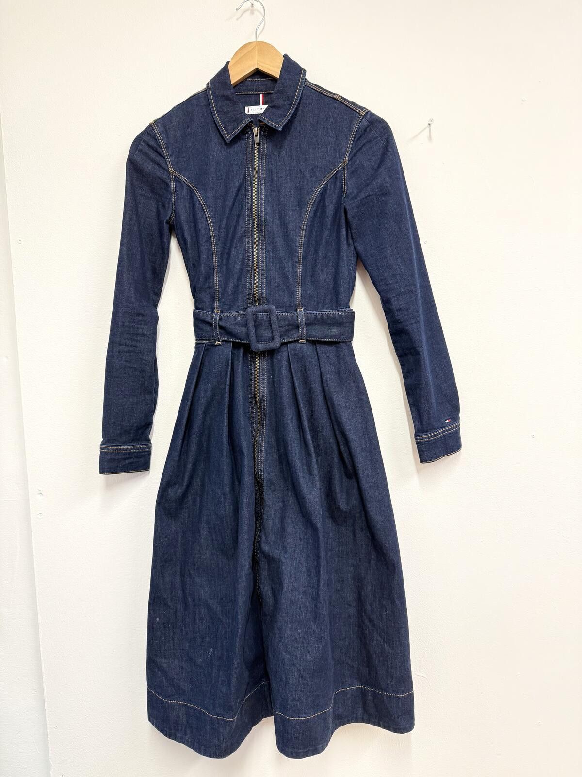 Tommy Hilfiger Tommy Hilfiger beautiful dress in size 4 Size XS / US 0-2 / IT 36-38 - 1 Thumbnail