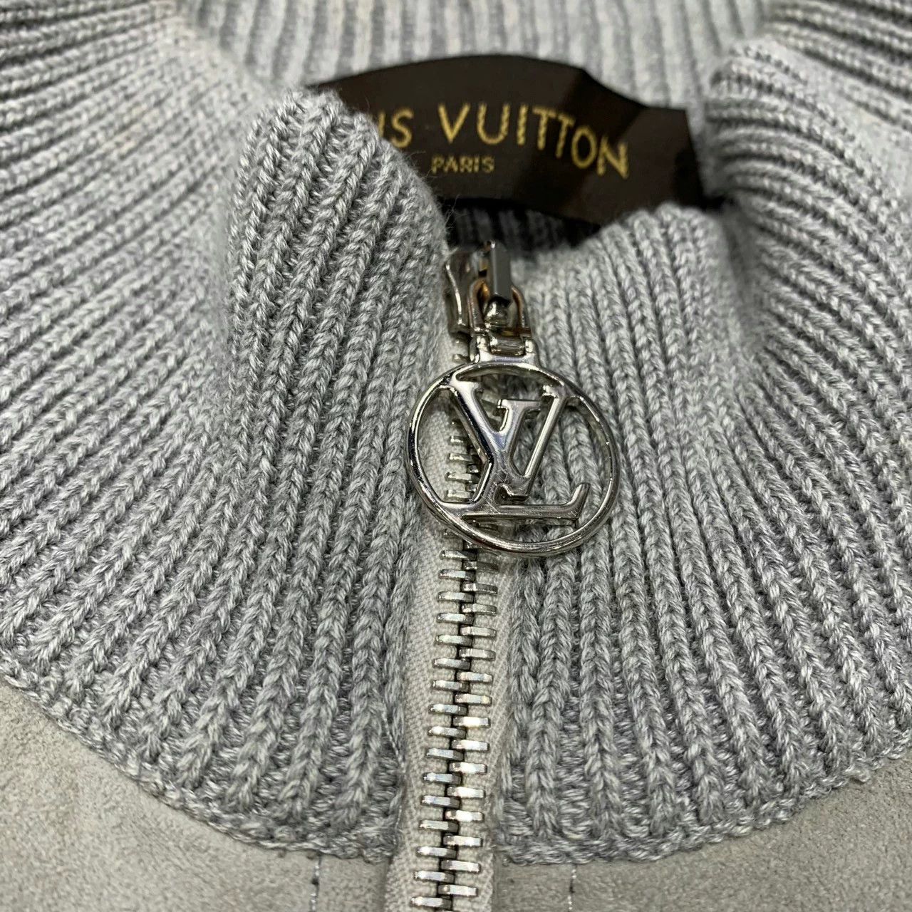 Louis Vuitton Louis Vuitton grey suede knit jacket Size M / US 6-8 / IT 42-44 - 4 Thumbnail