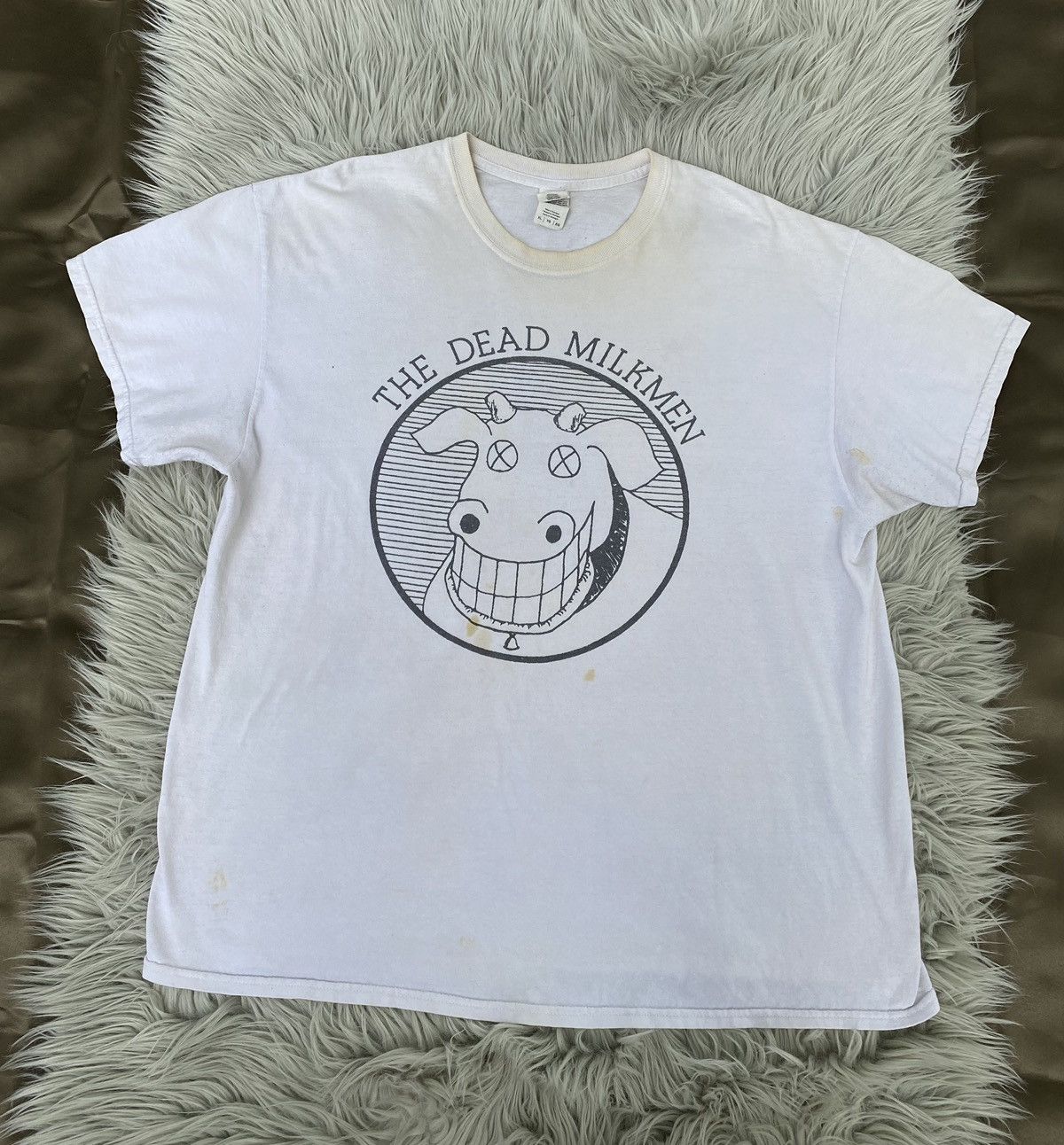 Gildan Thrashed The Dead Milkmen Tshirt 100% Cotton XL Size US XL / EU 56 / 4 - 2 Thumbnail