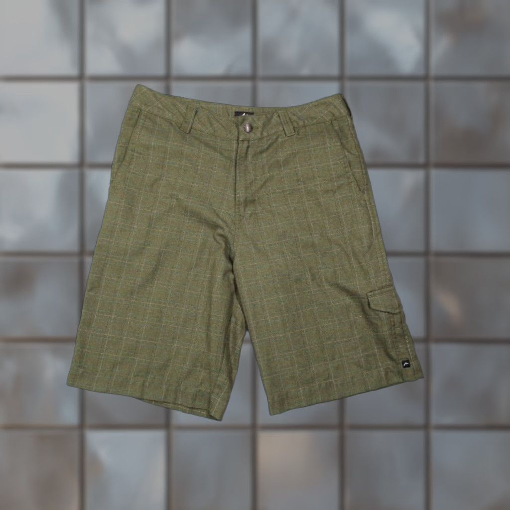 Rusty VINTAGE Rusty Men's Green Check Cargo Shorts 33 5-Pocket Logo Back Embroidered Polyester Blend India Casual Travel Size US 33 - 1 Thumbnail