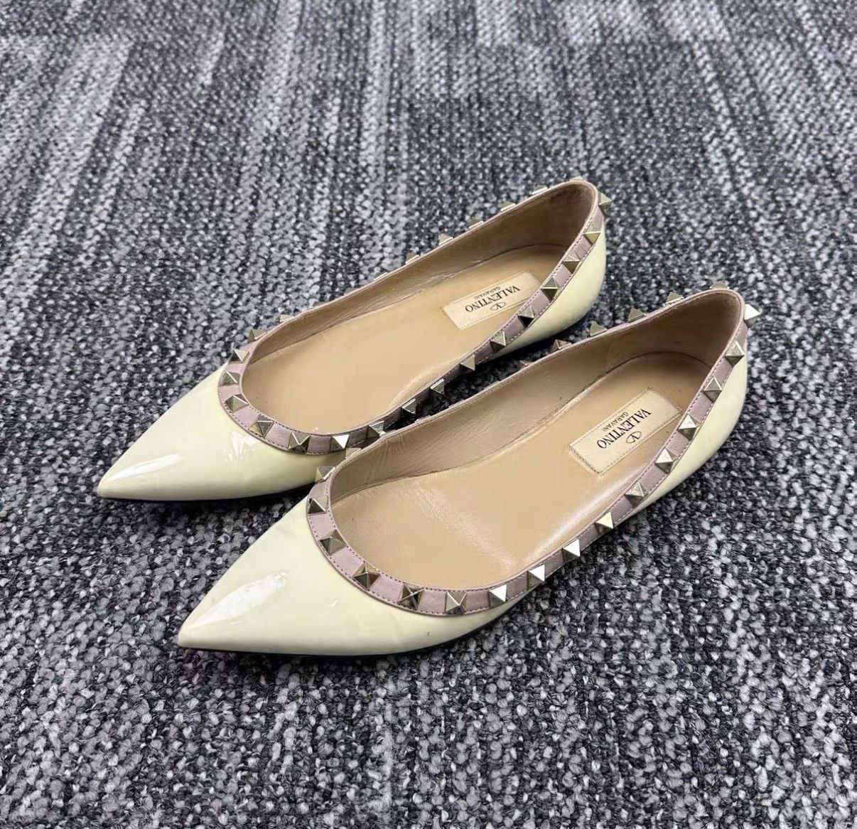 Valentino Valentino Rockstud Flats J42 Size US 6.5 / IT 36.5 - 1 Thumbnail