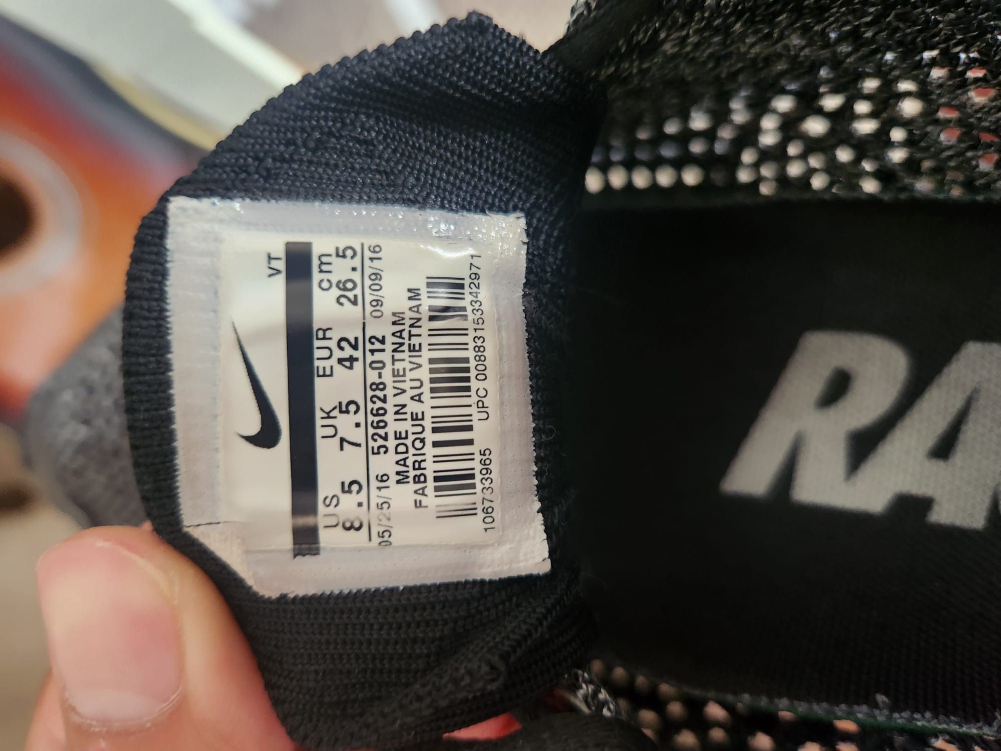 Nike Nike Flyknit Racer Oreo 2 Size US 8.5 / EU 41-42 - 6 Thumbnail