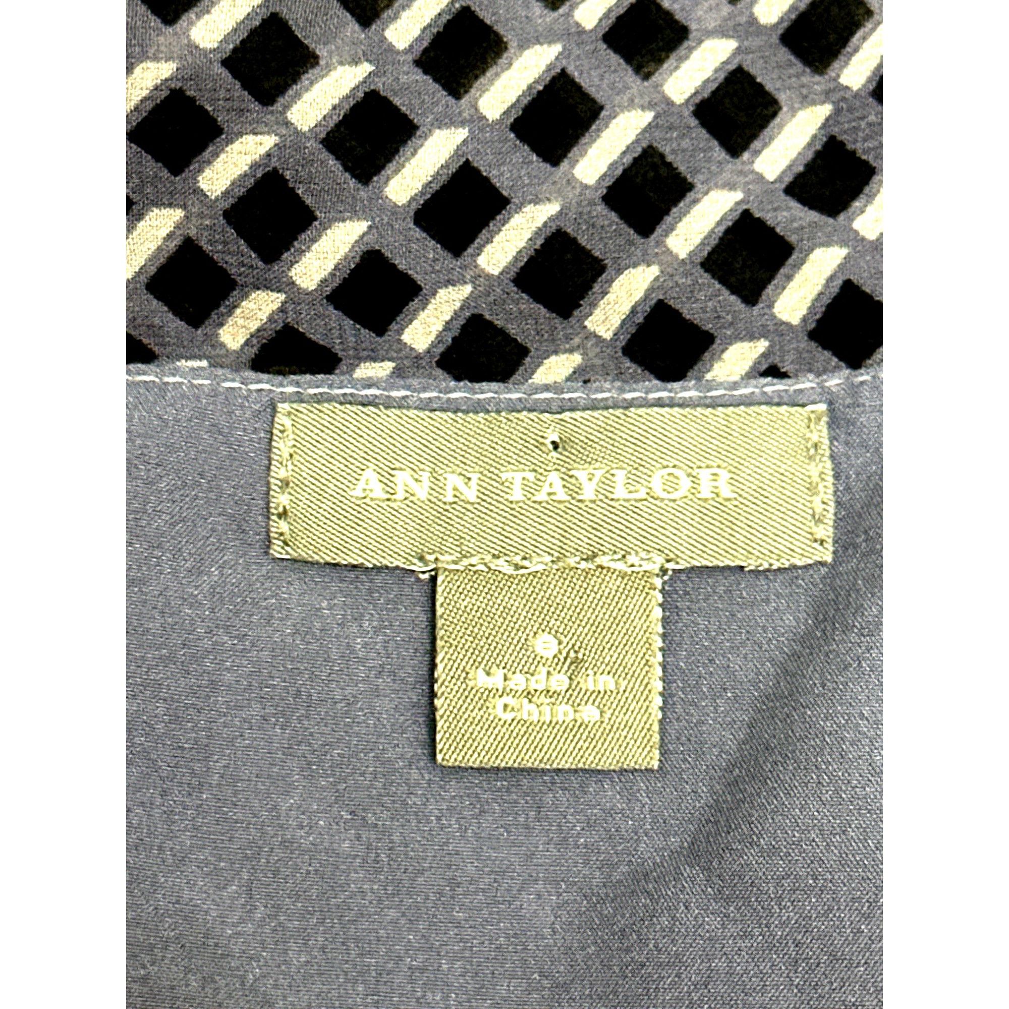 Ann Taylor Ann Taylor Size 8 Navy White Geometric Silk Surplice Blouse Size M / US 6-8 / IT 42-44 - 7 Thumbnail