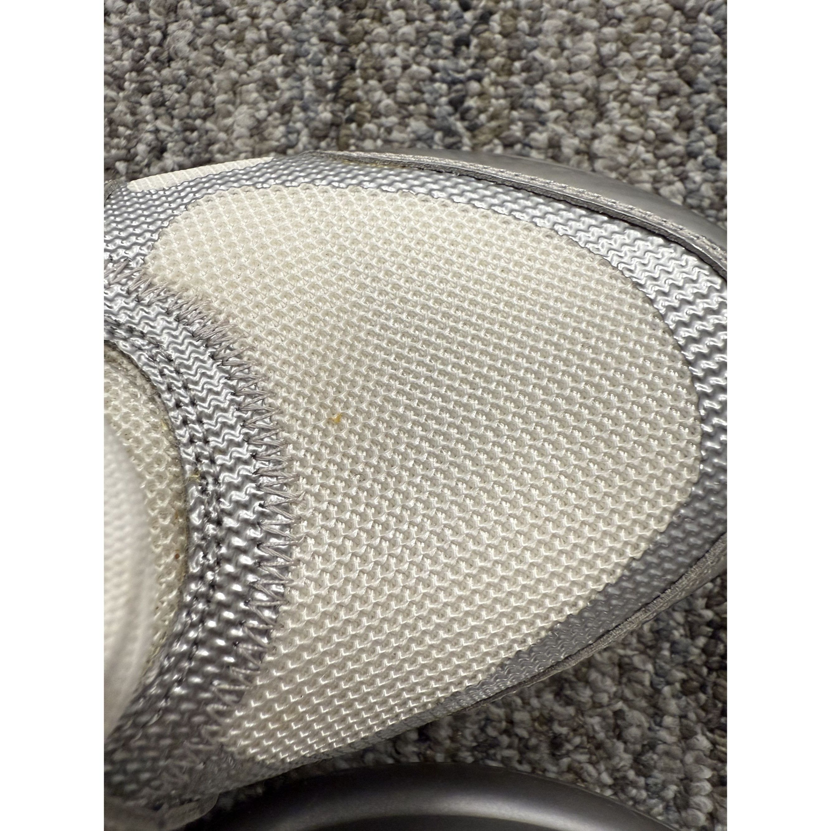 Louis Vuitton Louis Vuitton Archlight Sneakers Womens 37.5 White & Silver Size US 6.5 / IT 36.5 - 14 Thumbnail