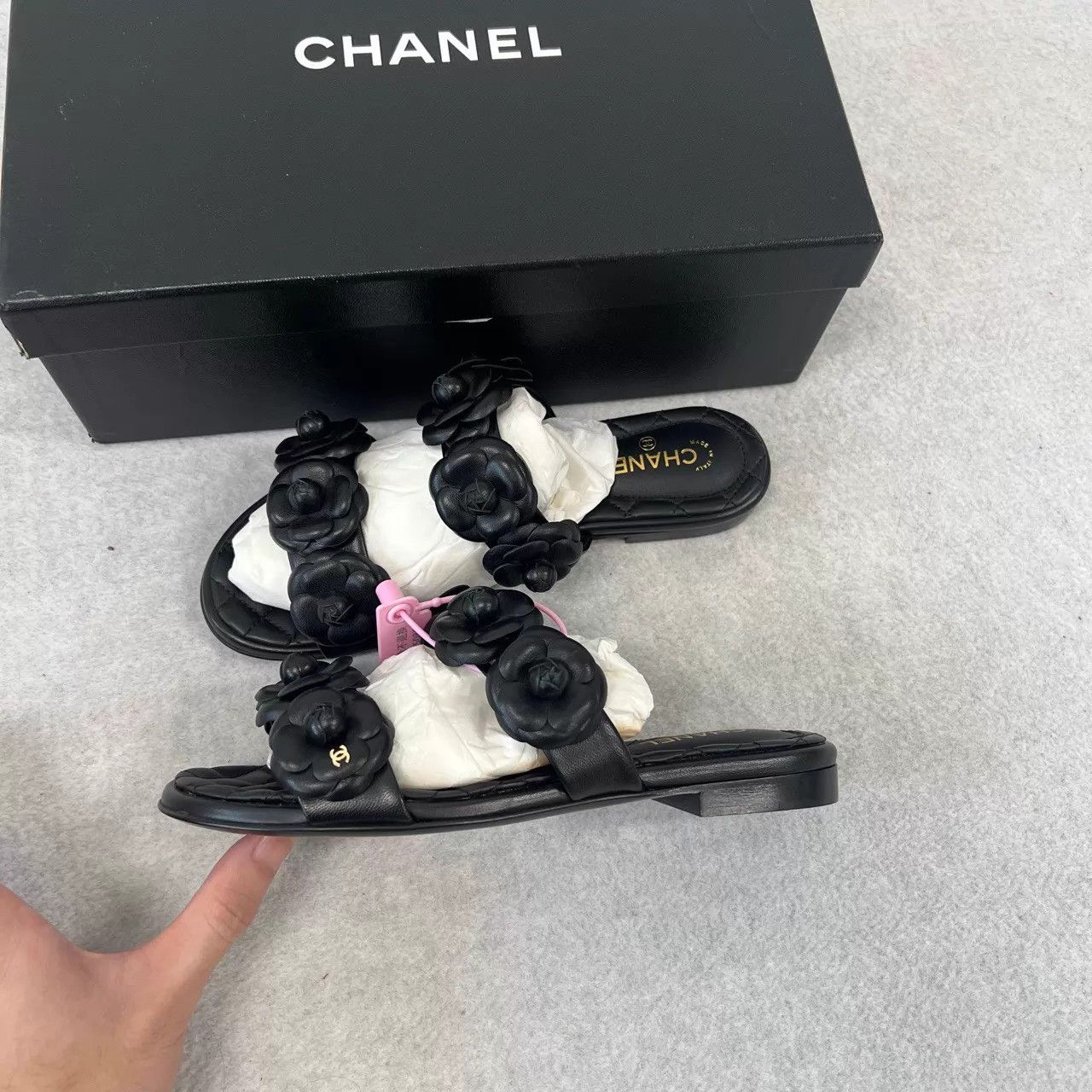 Chanel Chanel Camellia Quilted Slippers 35.5 99 New Size US 5 / IT 35 - 3 Thumbnail