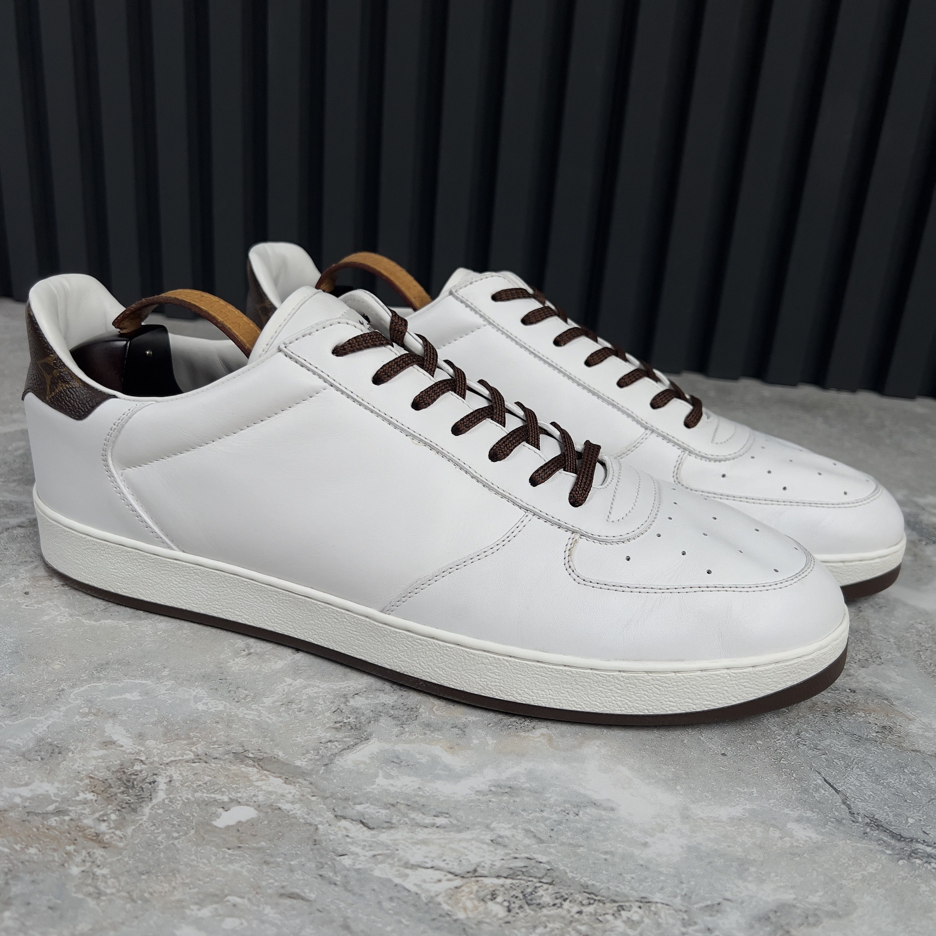 Louis Vuitton Louis Vuitton Rivoli Sneaker Low Top Monogram Leather Size US 12 / EU 45 - 7 Thumbnail