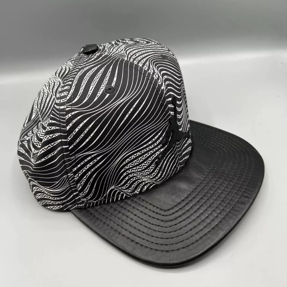 Jordan Brand Air Jordan Hat Men Wave Pattern Embroidered Logo Snap Back Size ONE SIZE - 3 Thumbnail