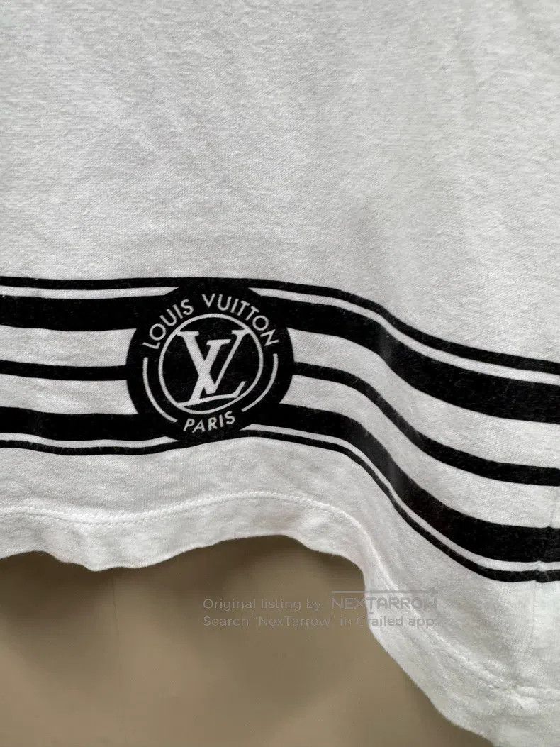 Louis Vuitton Louis Vuitton Solid color necklace striped short sleeve Size US XS / EU 42 / 0 - 5 Thumbnail