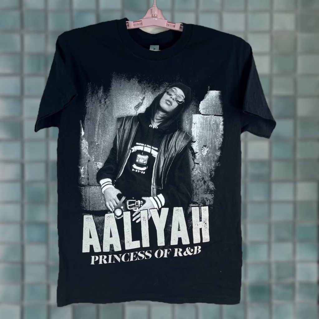 Gildan VINTAGE Aaliyah Princess of R&B T-shirt Women SZ S Black Size S / US 4 / IT 40 - 1 Thumbnail
