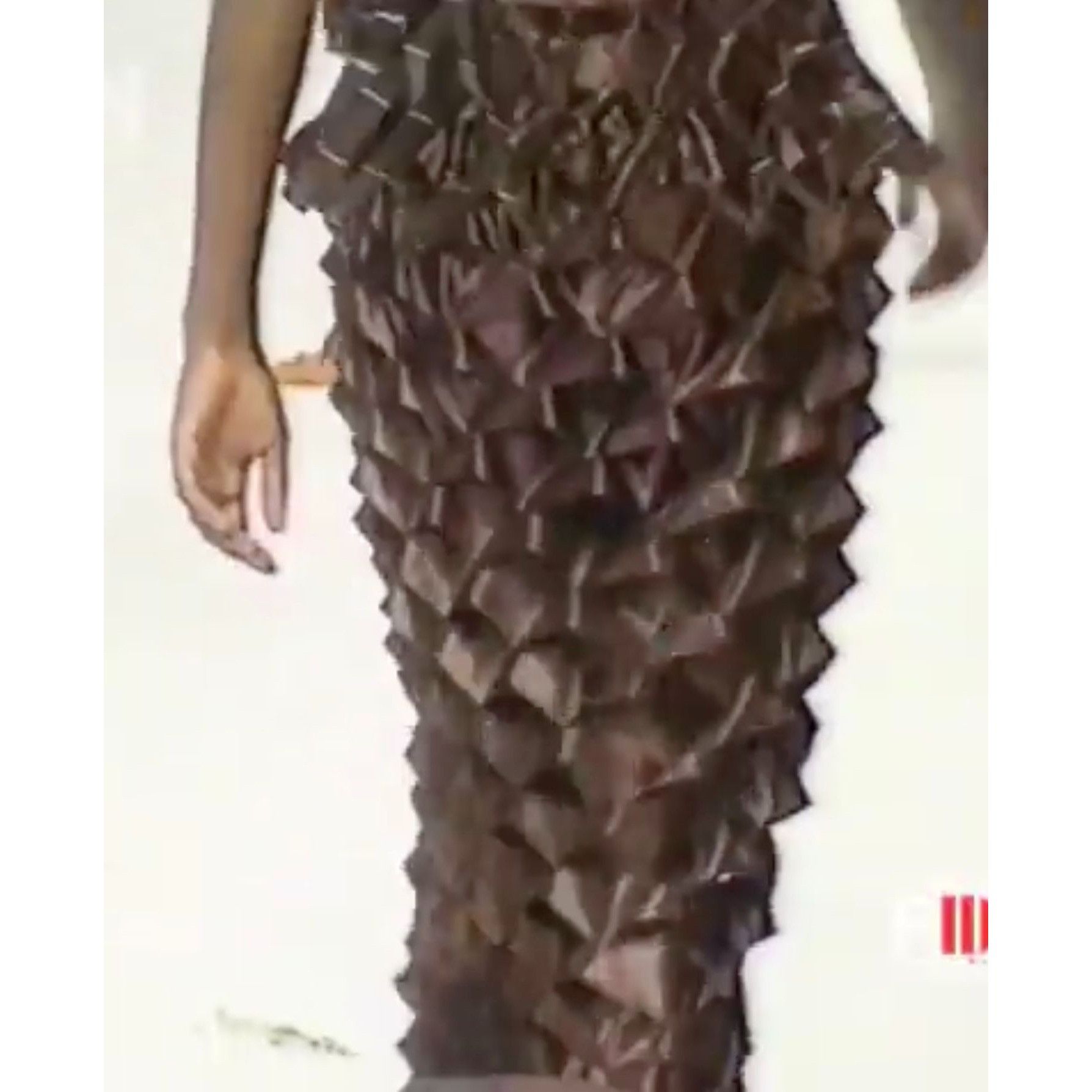 Issey Miyake Spring Summer 1991 Burgundy Ruffle Skirt Size 26" / US 2 / IT 38 - 2 Thumbnail