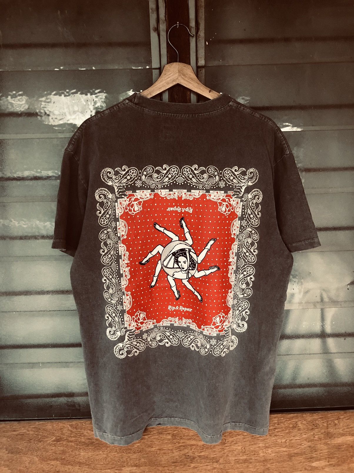 Vintage Vintage Rip & Repair Made In USA Shirt Tee Size US XL / EU 56 / 4 - 2 Thumbnail