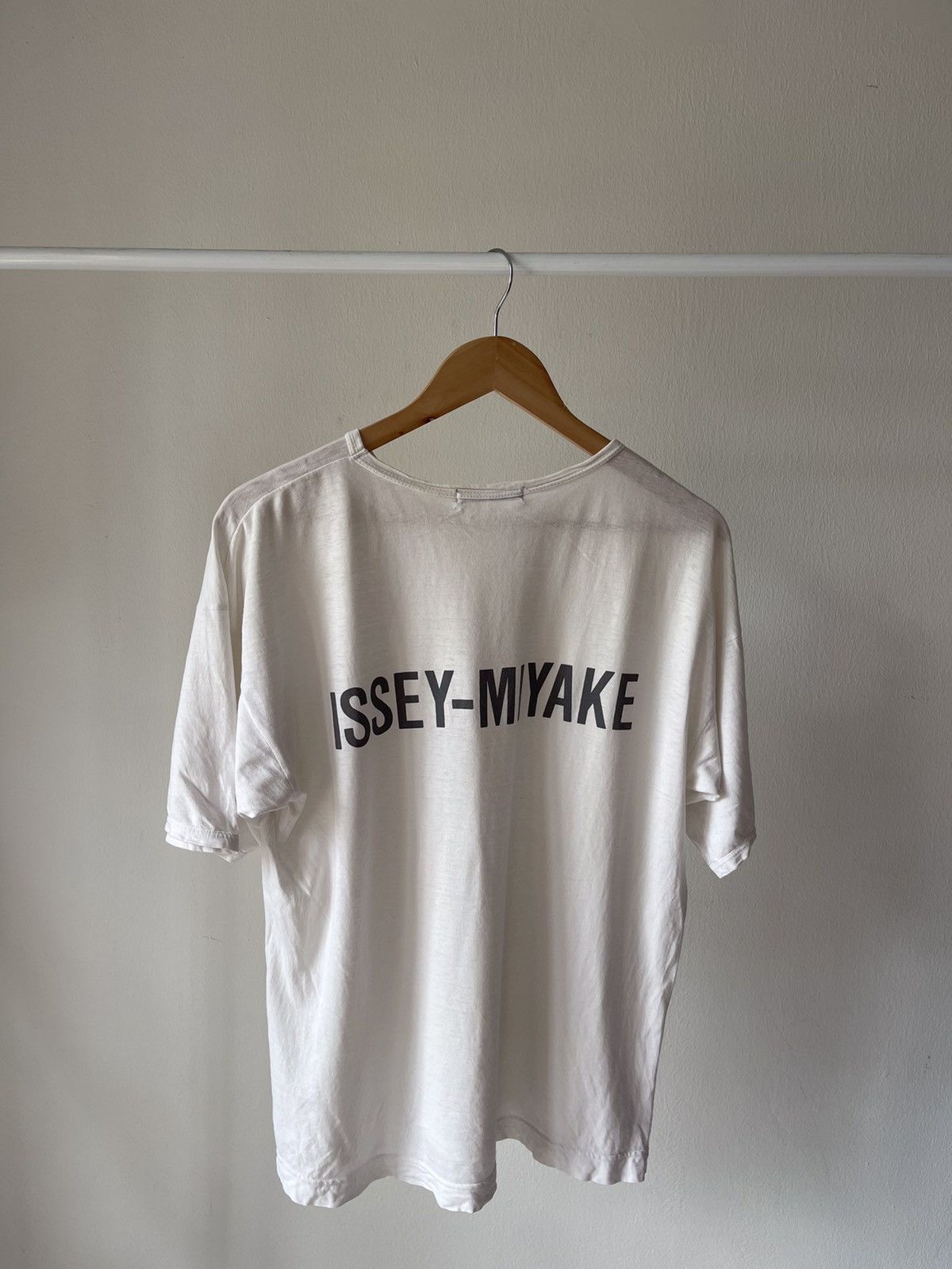 Issey Miyake 80s Issey Miyake Spellout Logo Tee A1 Size US M / EU 48-50 / 2 - 1 Thumbnail