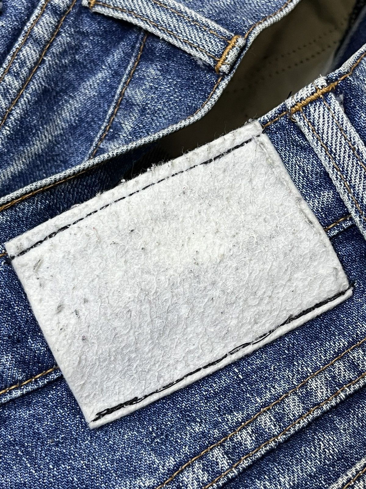 Levi's VINTAGE 90s LEVI’S 637 BIG ‘E’ TAPPERED JEANS Size US 29 - 21 Thumbnail