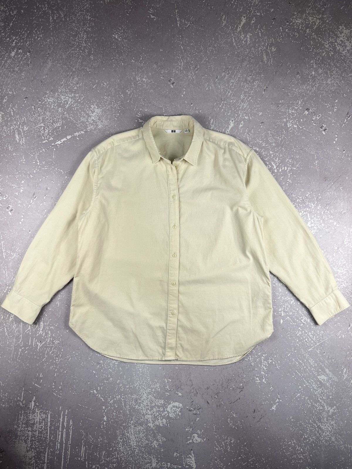 Uniqlo Uniqlo Oversized Corduroy Button Up Shirt Womens M Beige Size M / US 6-8 / IT 42-44 - 3 Thumbnail