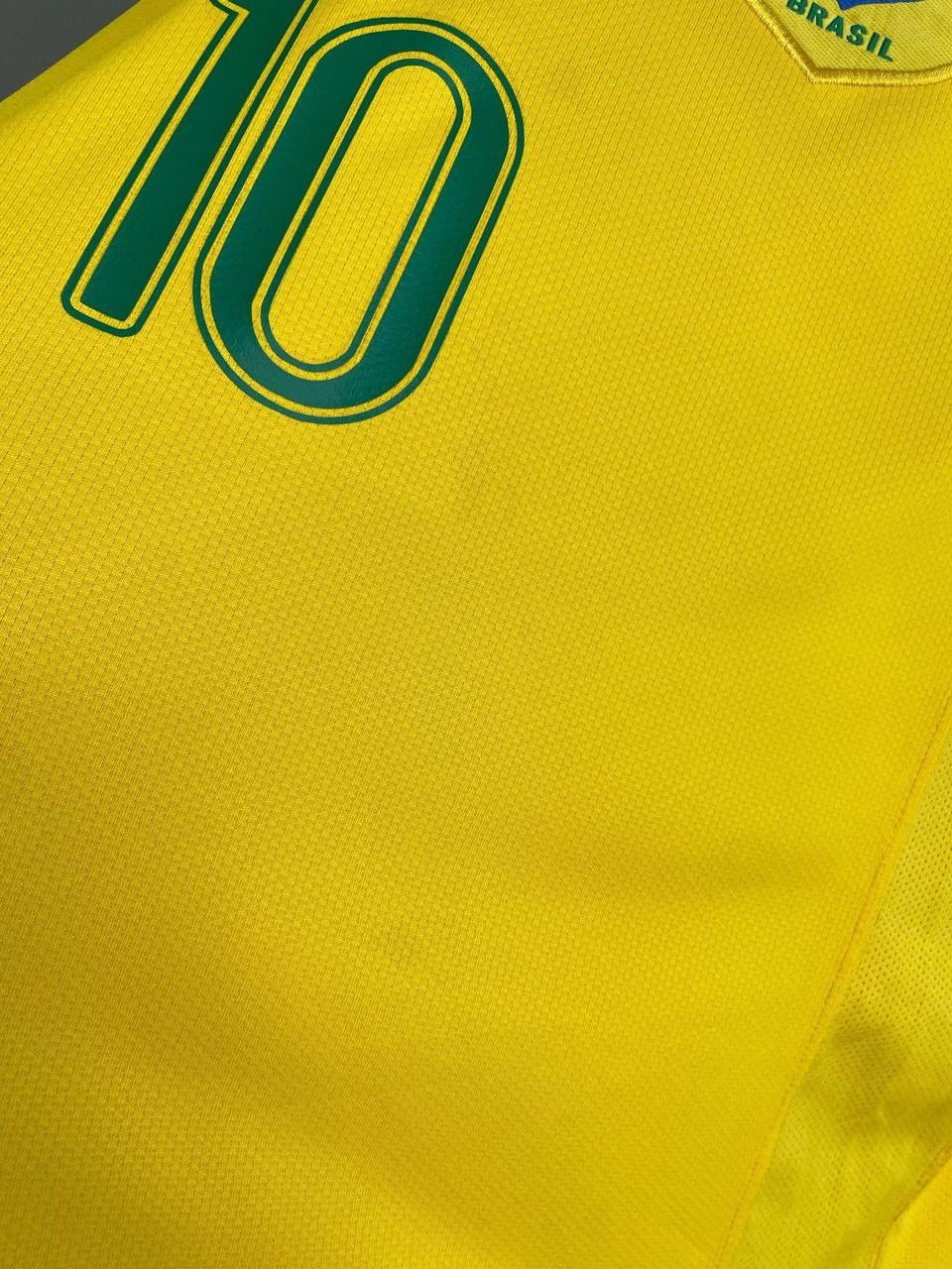 Nike Brazil National Team 2006 Soccer Jersey #10 RONALDINHO, M Size US M / EU 48-50 / 2 - 14 Thumbnail