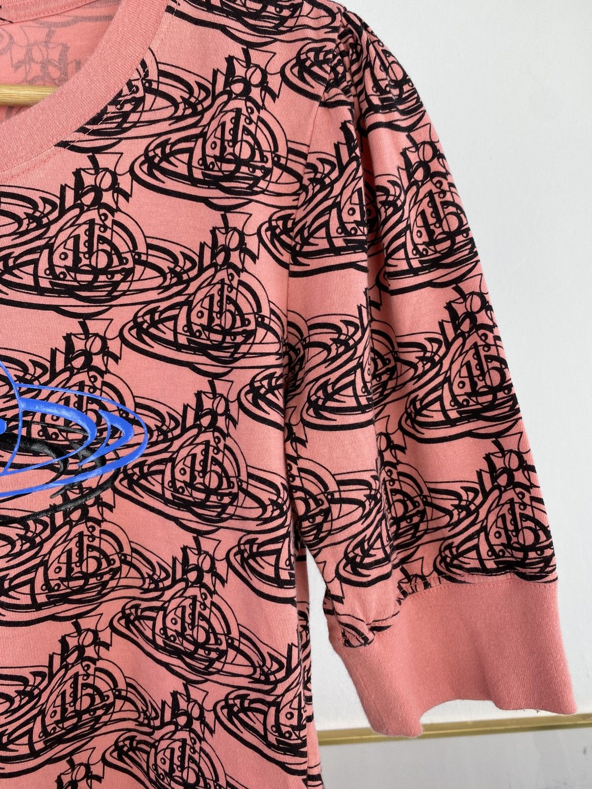 Vivienne Westwood Vivienne Westwood Iconic Orb Monogram Fullprint Tshirt Size XS / US 0-2 / IT 36-38 - 4 Thumbnail