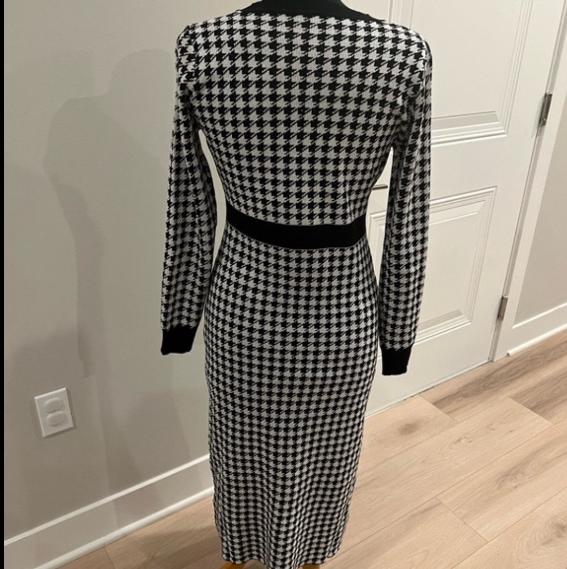 Other New Black & White Stretch Houndstooth Sweater Dress sz L. Size L / US 10 / IT 46 - 5 Thumbnail
