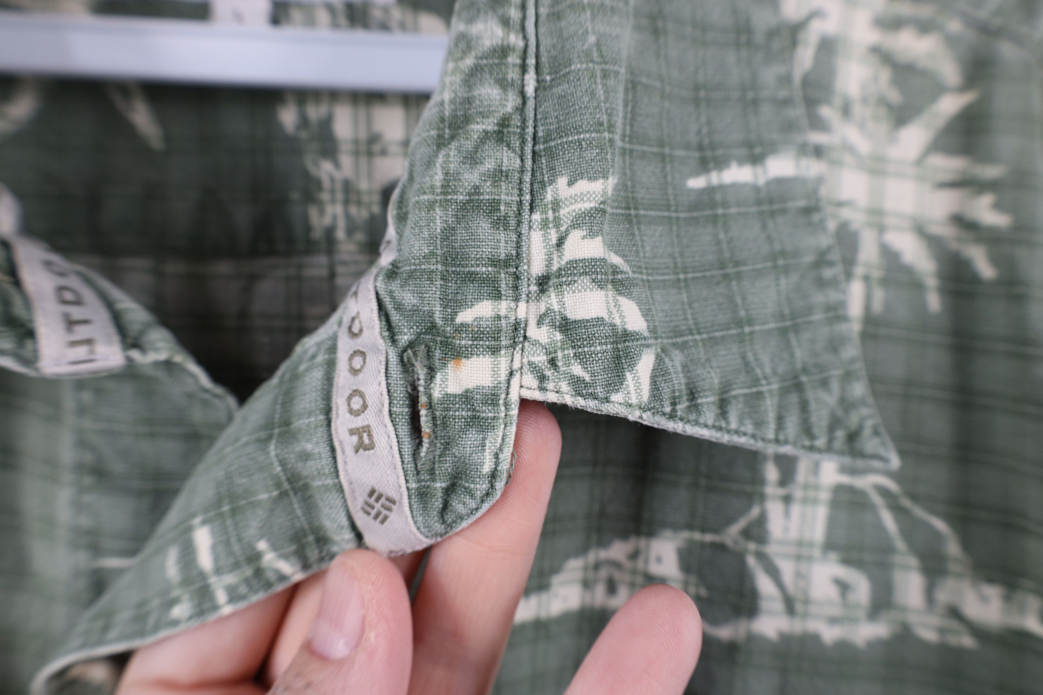 Columbia × Vintage Vintage Columbia Palm Tree Hawaiian Beach Button Shirt Size US L / EU 52-54 / 3 - 5 Thumbnail