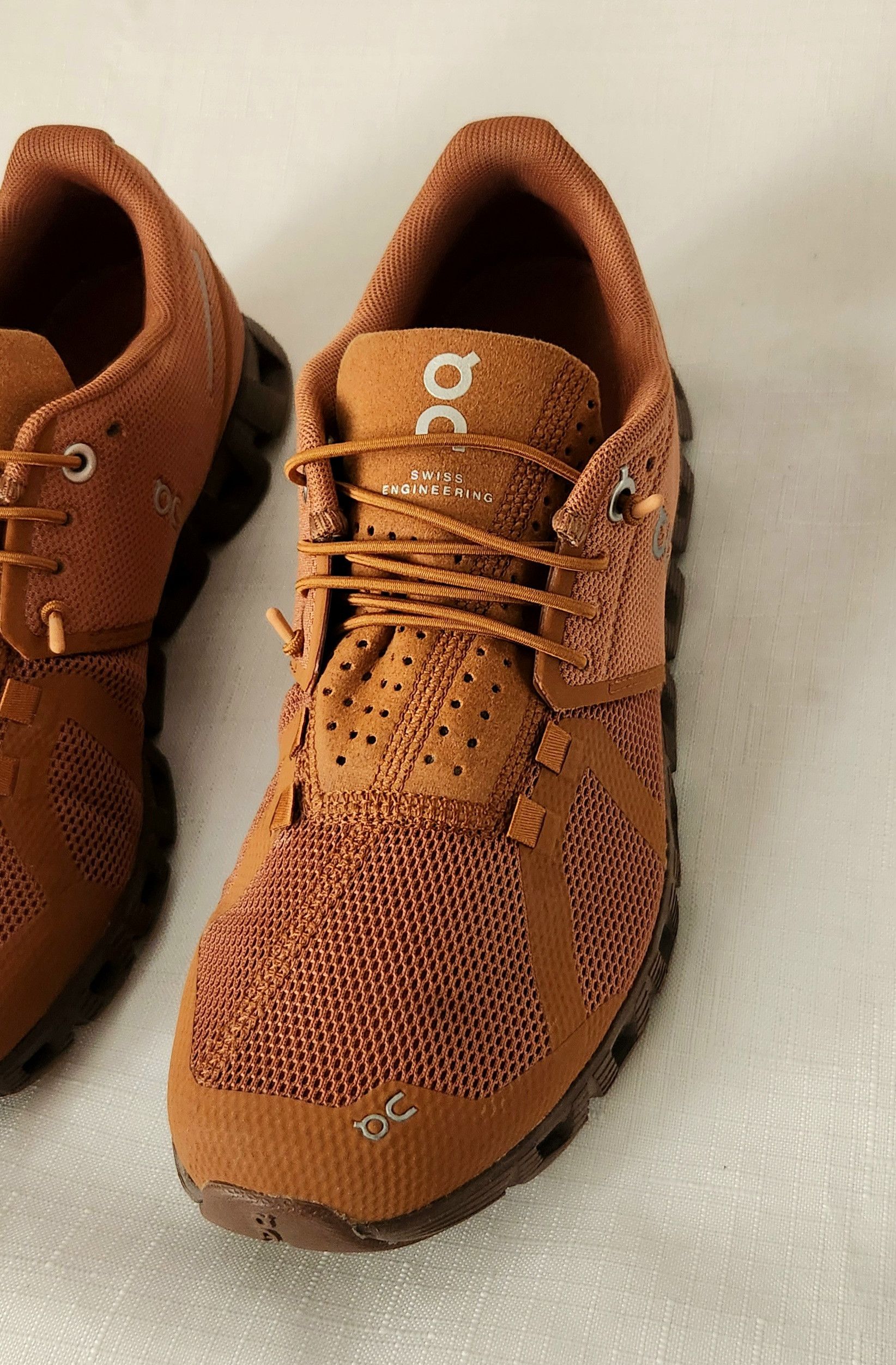 On On Cloud Swiss Running shoes Monochrome Sneakers Brown SZ 7 Size US 7 / IT 37 - 4 Thumbnail
