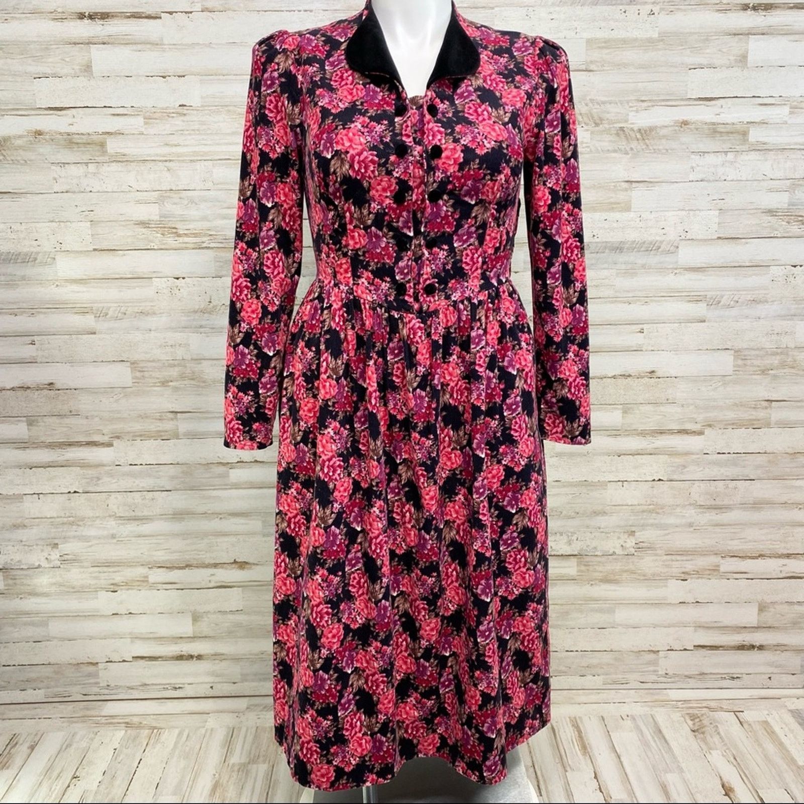 Laura Ashley Laura Ashley Vintage Corduroy Floral Dress Sz 10 Velvet Midi Size L / US 10 / IT 46 - 1 Thumbnail