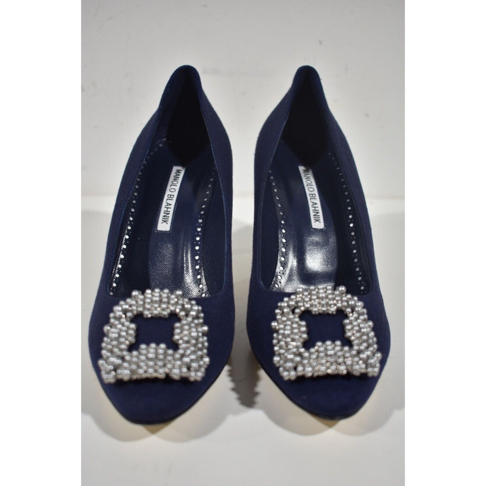Manolo Blahnik Hangisi 70 Navy Linen Pearl Jewel Buckle Low Heel Pump 39 Size US 9 / IT 39 - 9 Thumbnail
