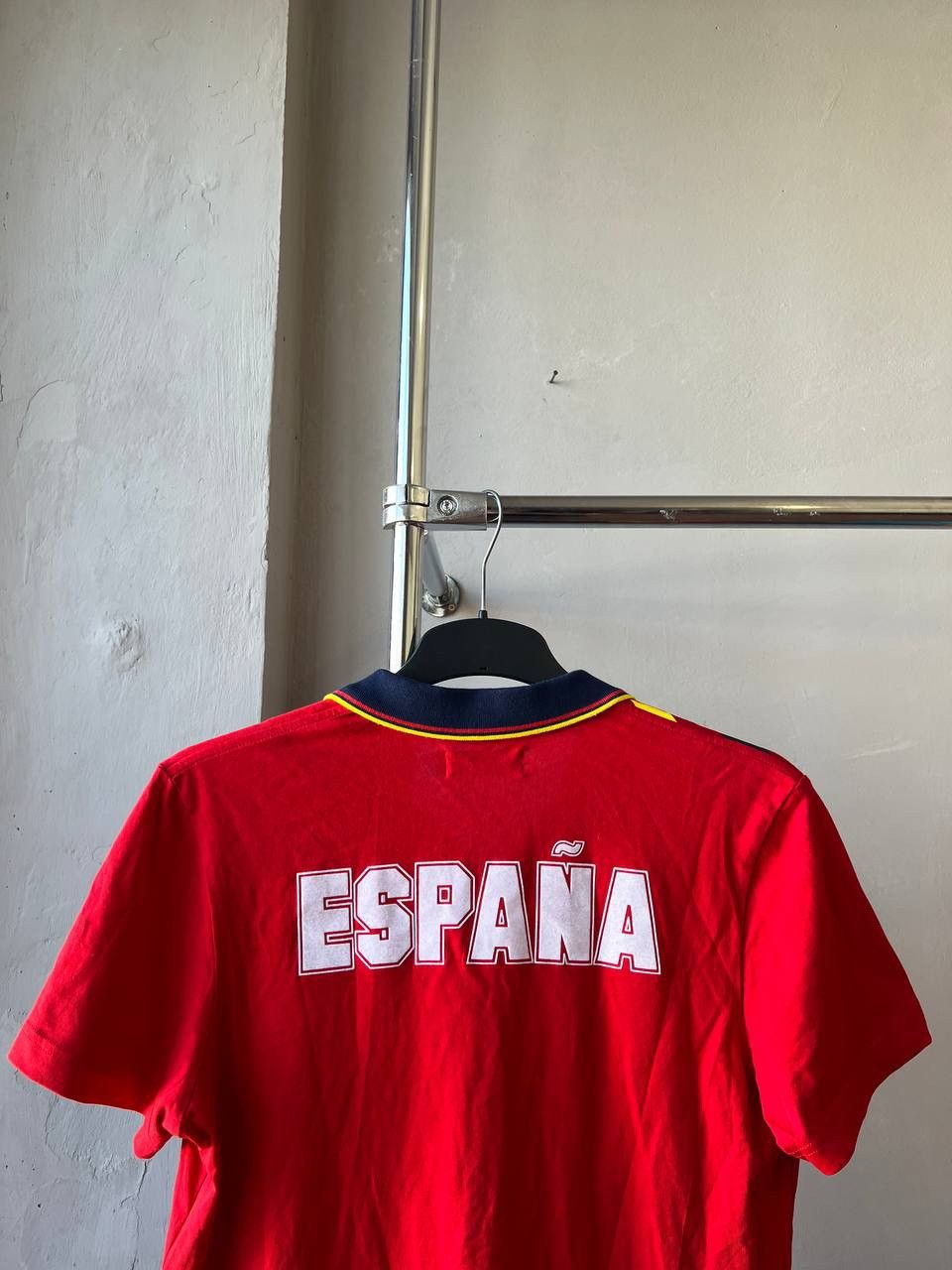 Adidas 1996 SPAIN TEAM OFFICIAL RETRO HONE SOCCER FOOTBALL JERSEY M Size US M / EU 48-50 / 2 - 11 Thumbnail