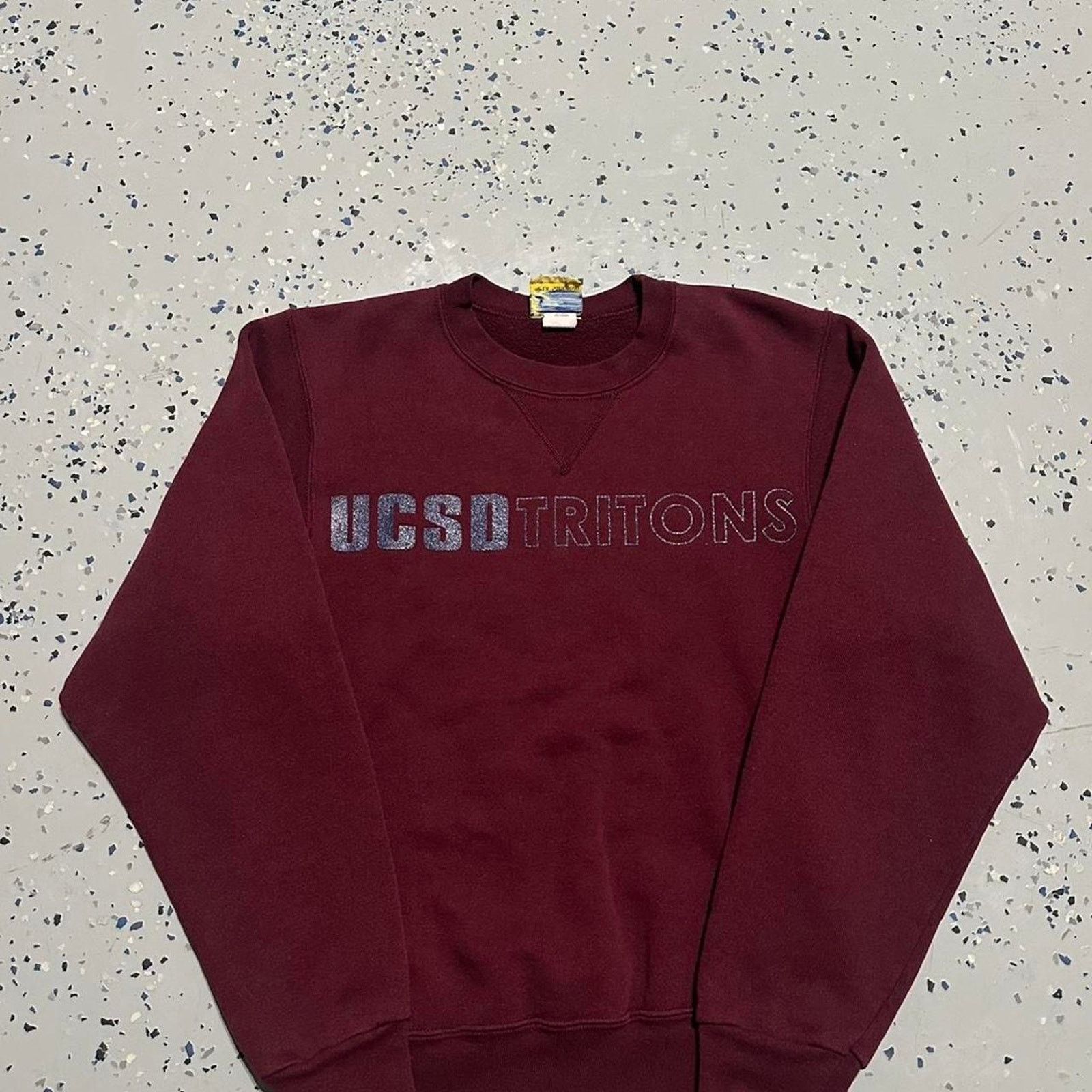 Champion 90s University of California San Diego Burgundy Sweater Size US S / EU 44-46 / 1 - 1 Thumbnail