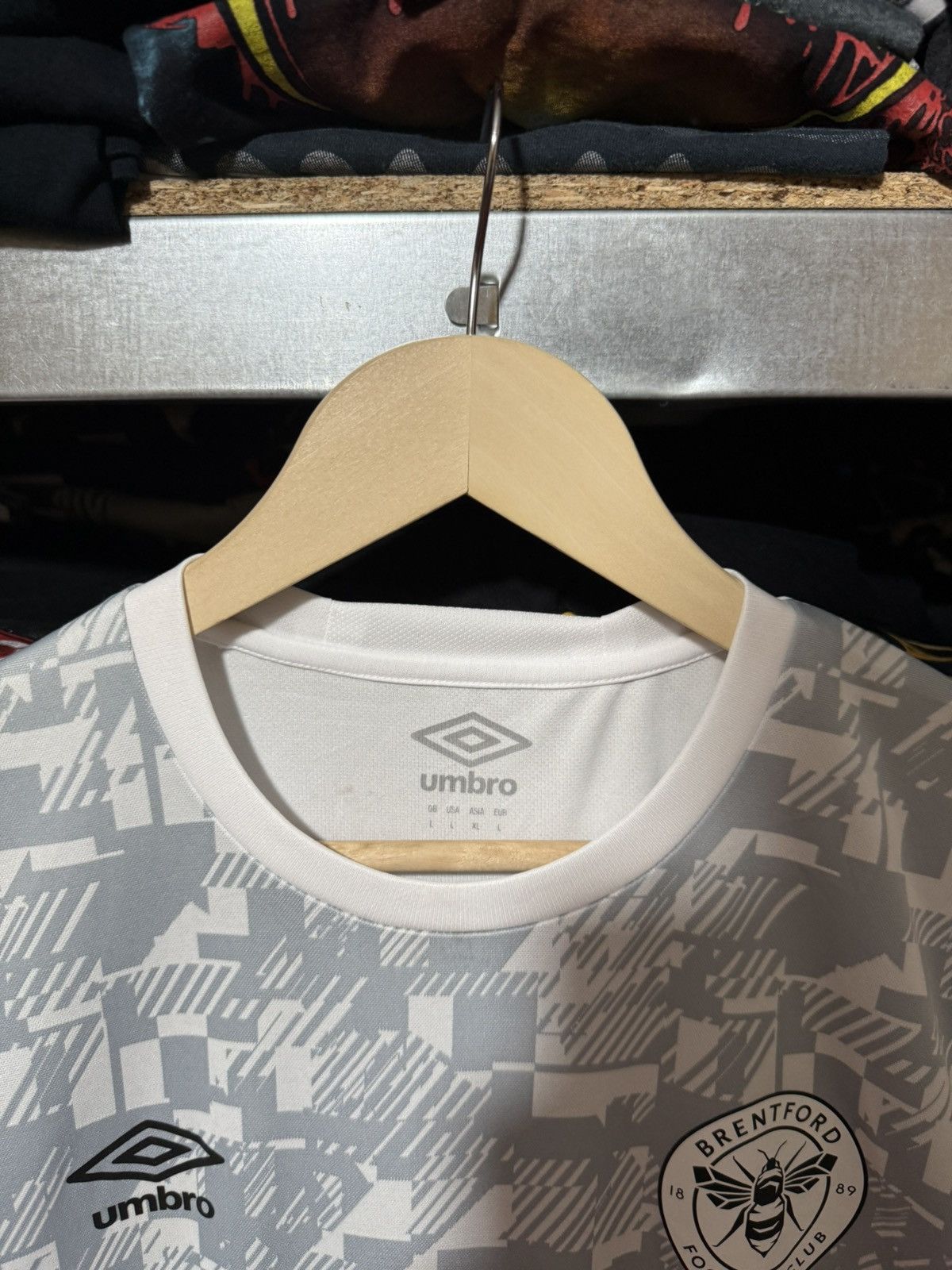 Umbro Umbro Brentford FC 2022 2023 Football Soccer Jersey Size US XL / EU 56 / 4 - 5 Thumbnail