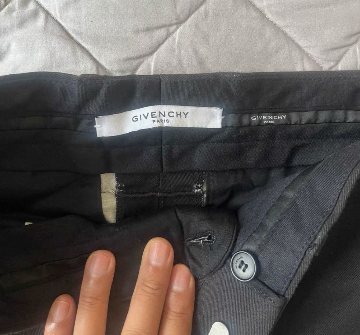 Givenchy Givenchy Black Character Printed Shorts size44 Size US 44 / EU 60 - 6 Thumbnail