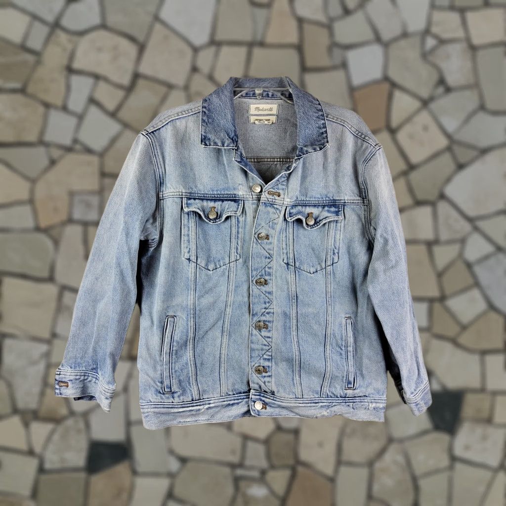 Madewell Madewell Jacket Denim Light Wash Oversized Women's M Short Button 42" Chest 24.5" Length Vintage? No, Regular Blue Basic Jacket Casual Style - Size 32" / US 10 / IT 46 - 1 Thumbnail