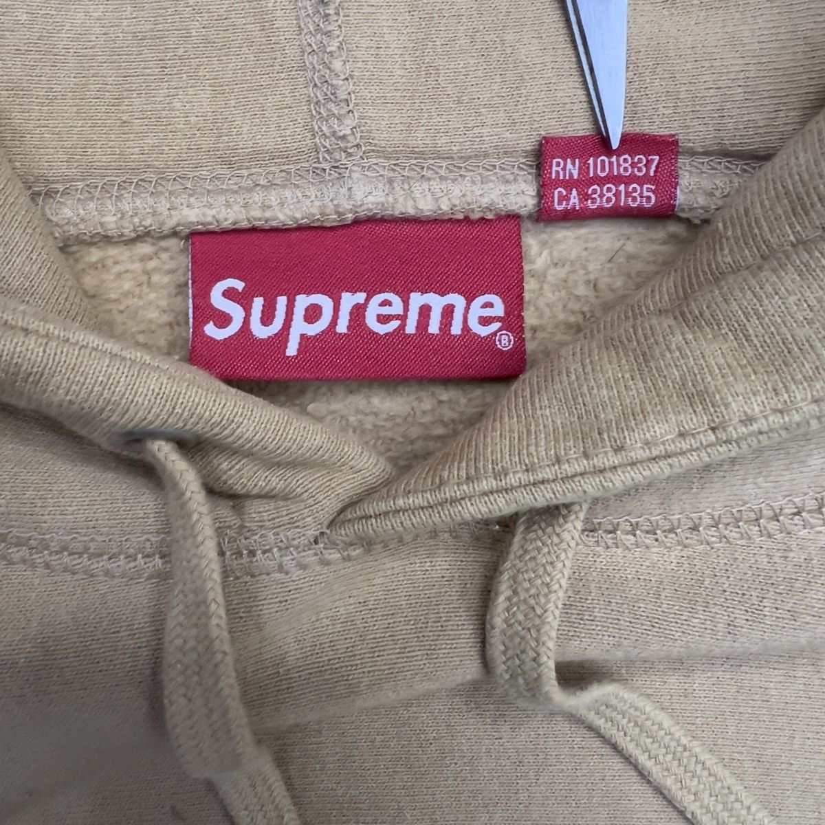Supreme Supreme Embossed Logo Hoodie Size US M / EU 48-50 / 2 - 7 Thumbnail