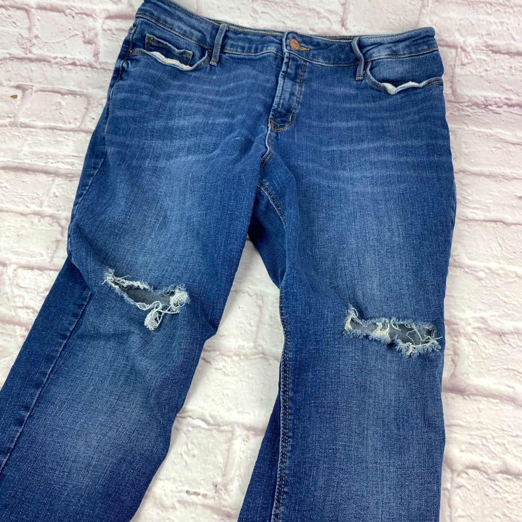 Old Navy Old Navy Womens High Rise Super Skinny Rockstar Jeans 14 Regular Blue Distressed Denim Slim Jeans Womens 14 Regular Blue Distressed Size 36" / US 14 / IT 50 - 3 Thumbnail