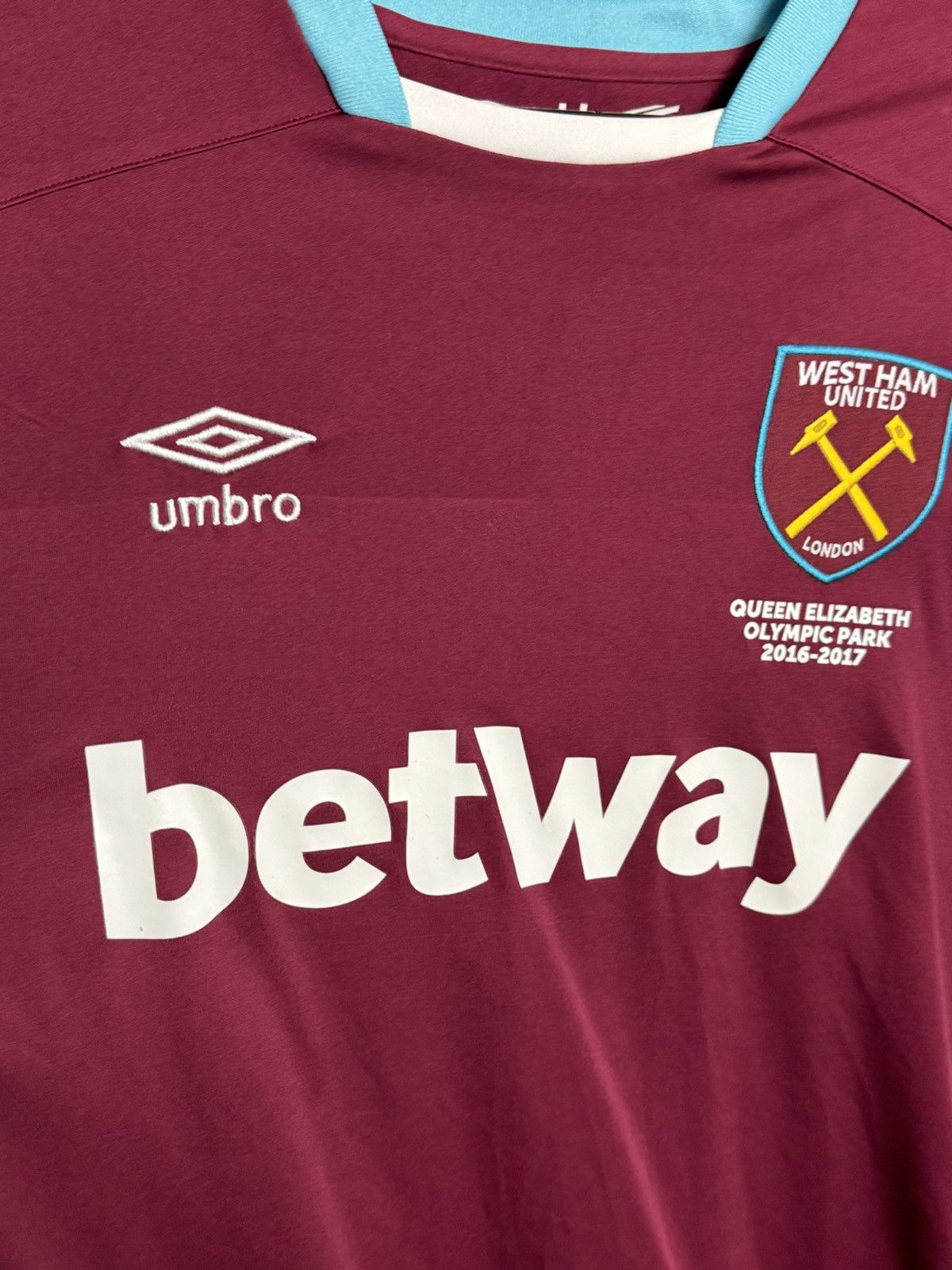 Umbro West Ham United 16/17 Home Football Jersey Size US M / EU 48-50 / 2 - 3 Thumbnail