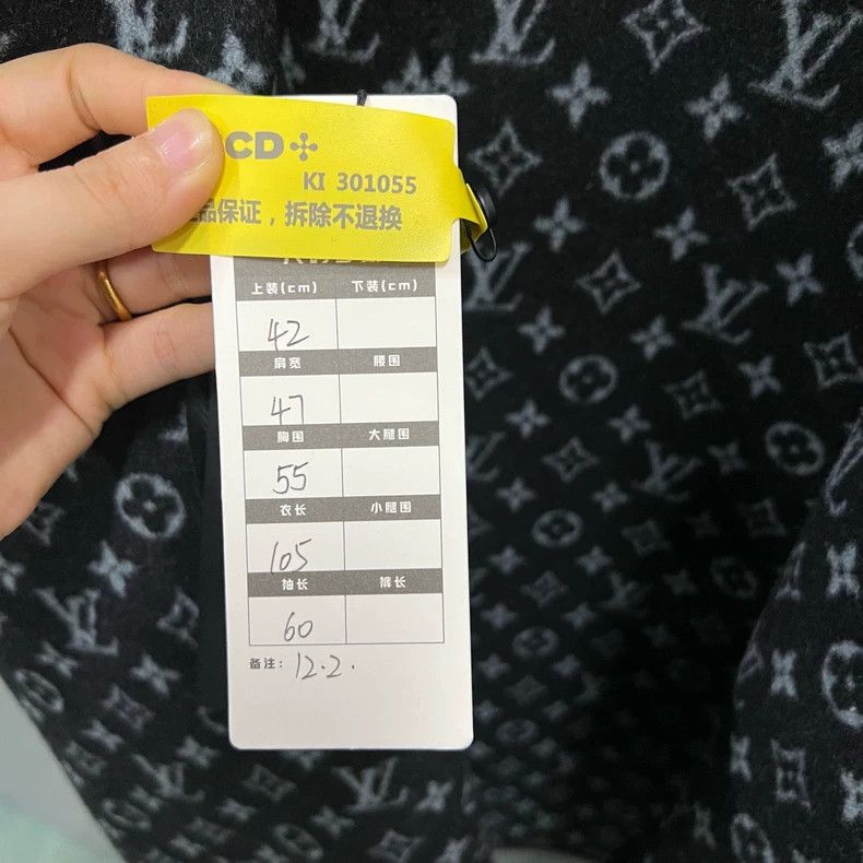 Louis Vuitton Louis Vuitton presbyopia printed all over the inside coat 2 Size US XS / EU 42 / 0 - 6 Thumbnail