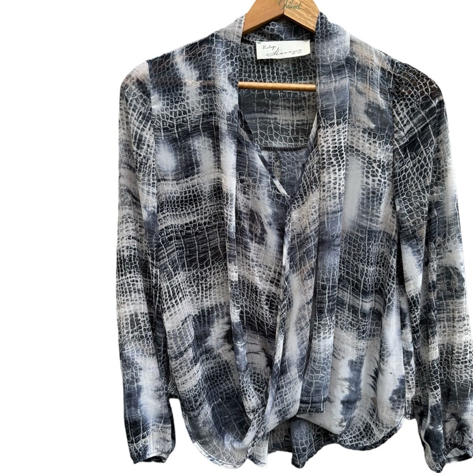 Vintage Havana Vintage Havana Blue Print Blouse Size S Sheer Drape Front Size S / US 4 / IT 40 - 3 Thumbnail