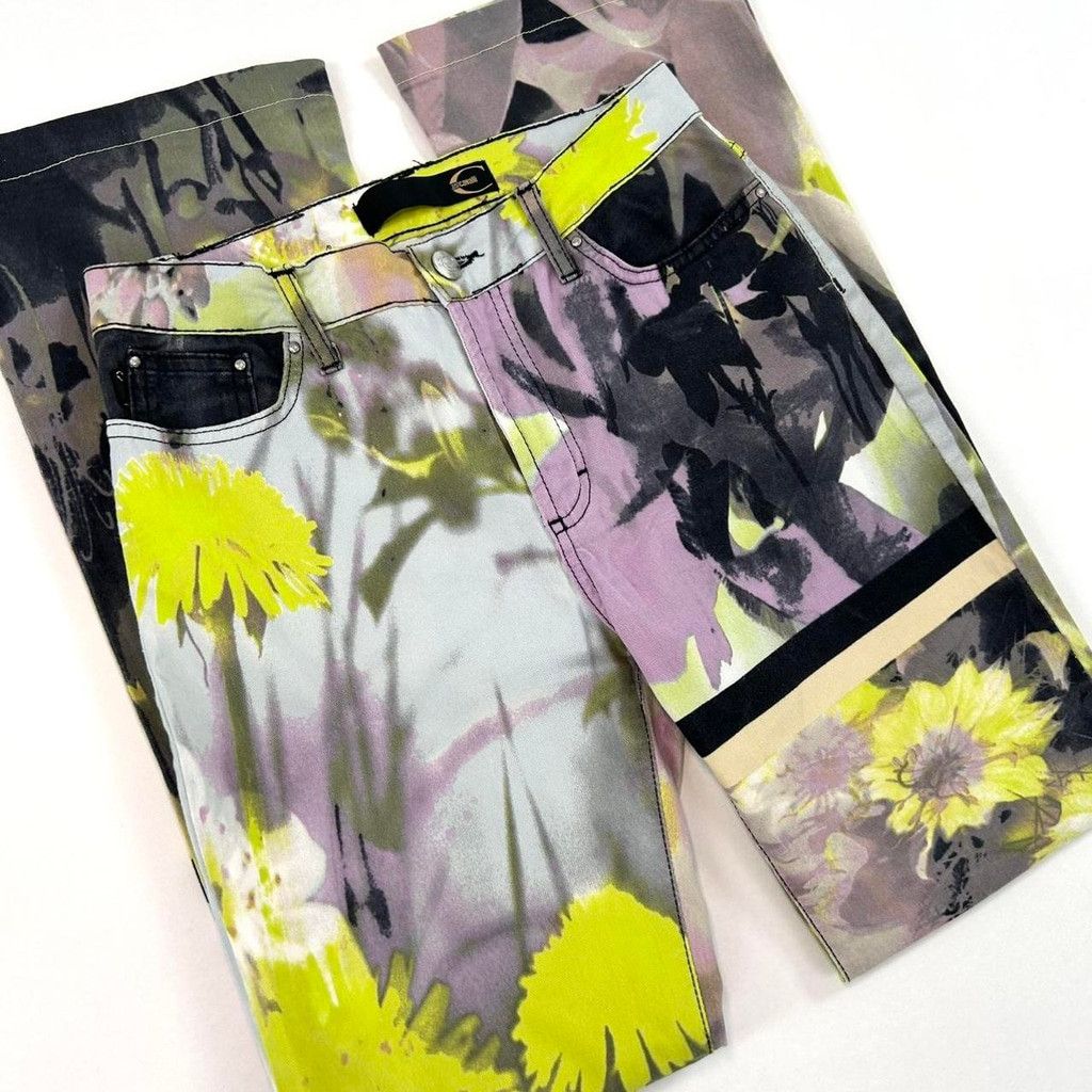 Just Cavalli y2k Cavalli yellow and purple floral print cyber style jeans Size 27" / US 4 / IT 40 - 6 Thumbnail